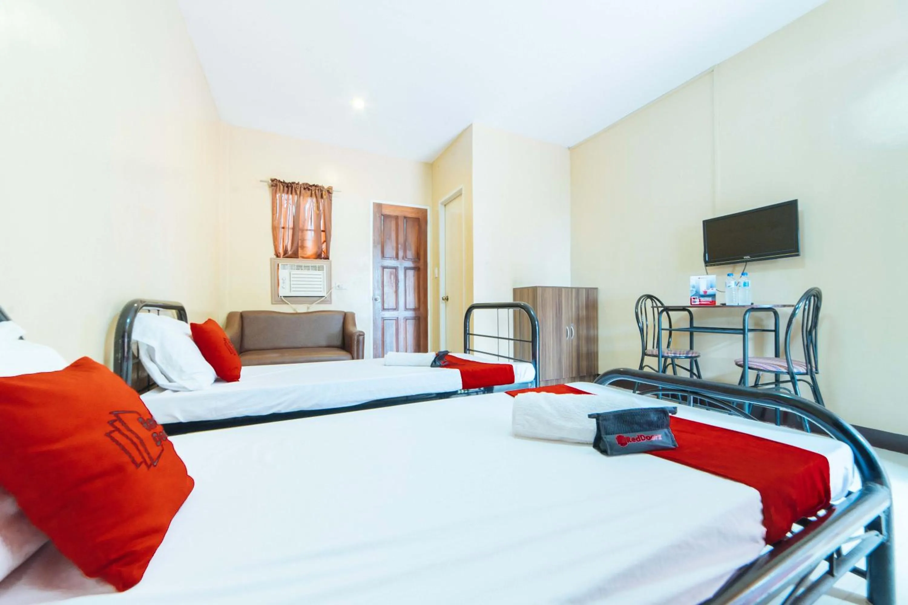 Bed in RedDoorz @ Lagao General Santos