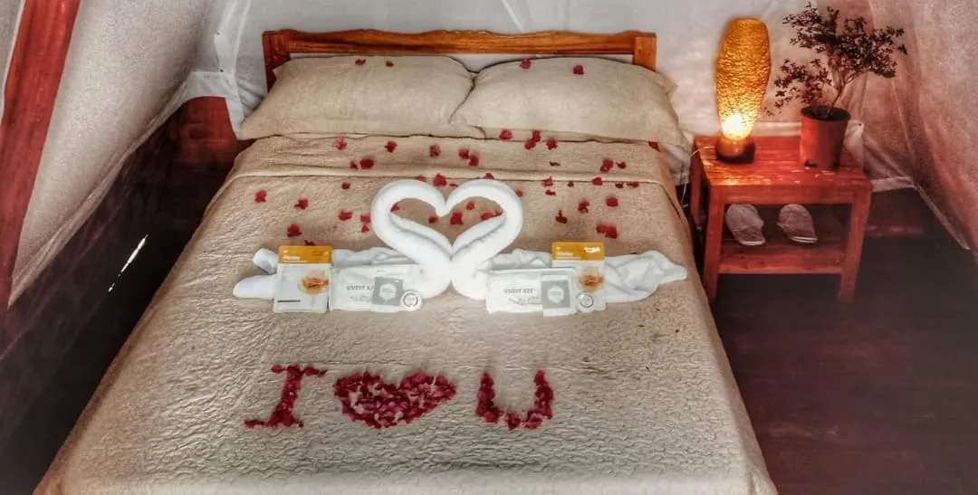 Bed in SHUKRAN Apartelle