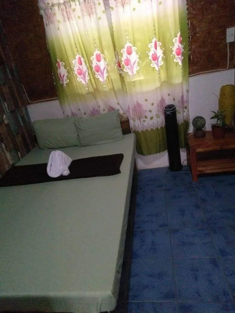 Bed in SHUKRAN Apartelle