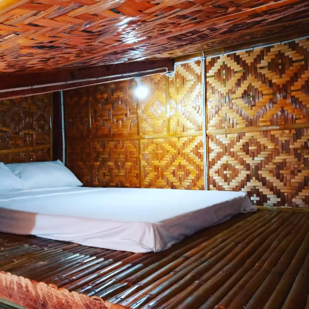 Bed in SHUKRAN Apartelle