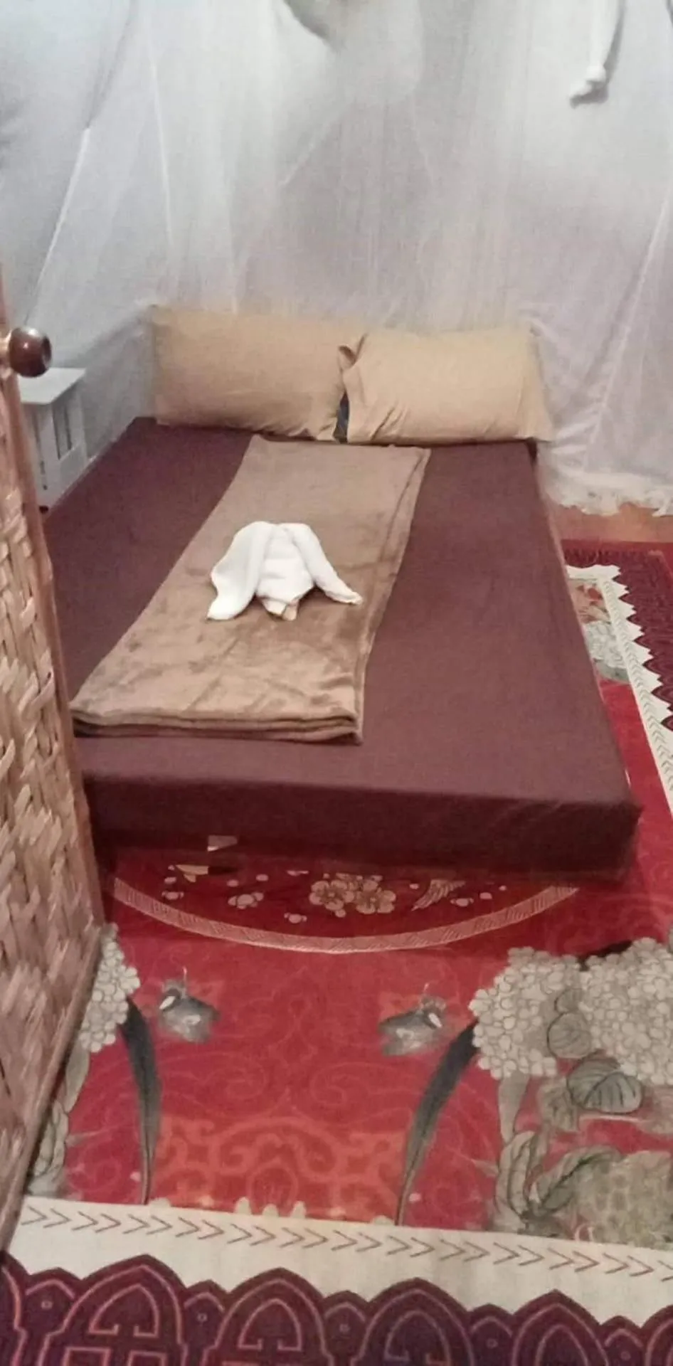 Bed in SHUKRAN Apartelle