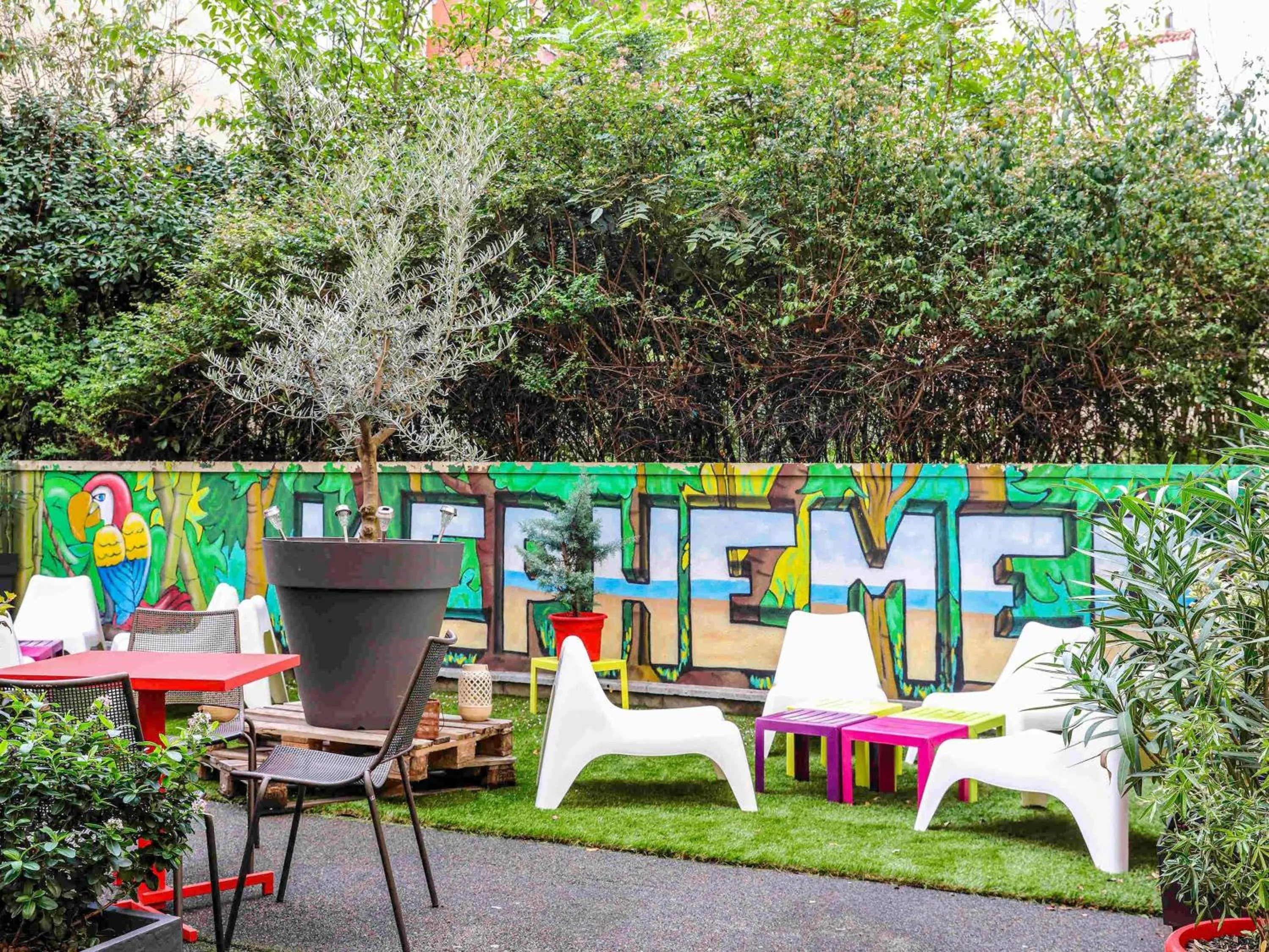 Property building in ibis Paris Porte de Clichy Centre