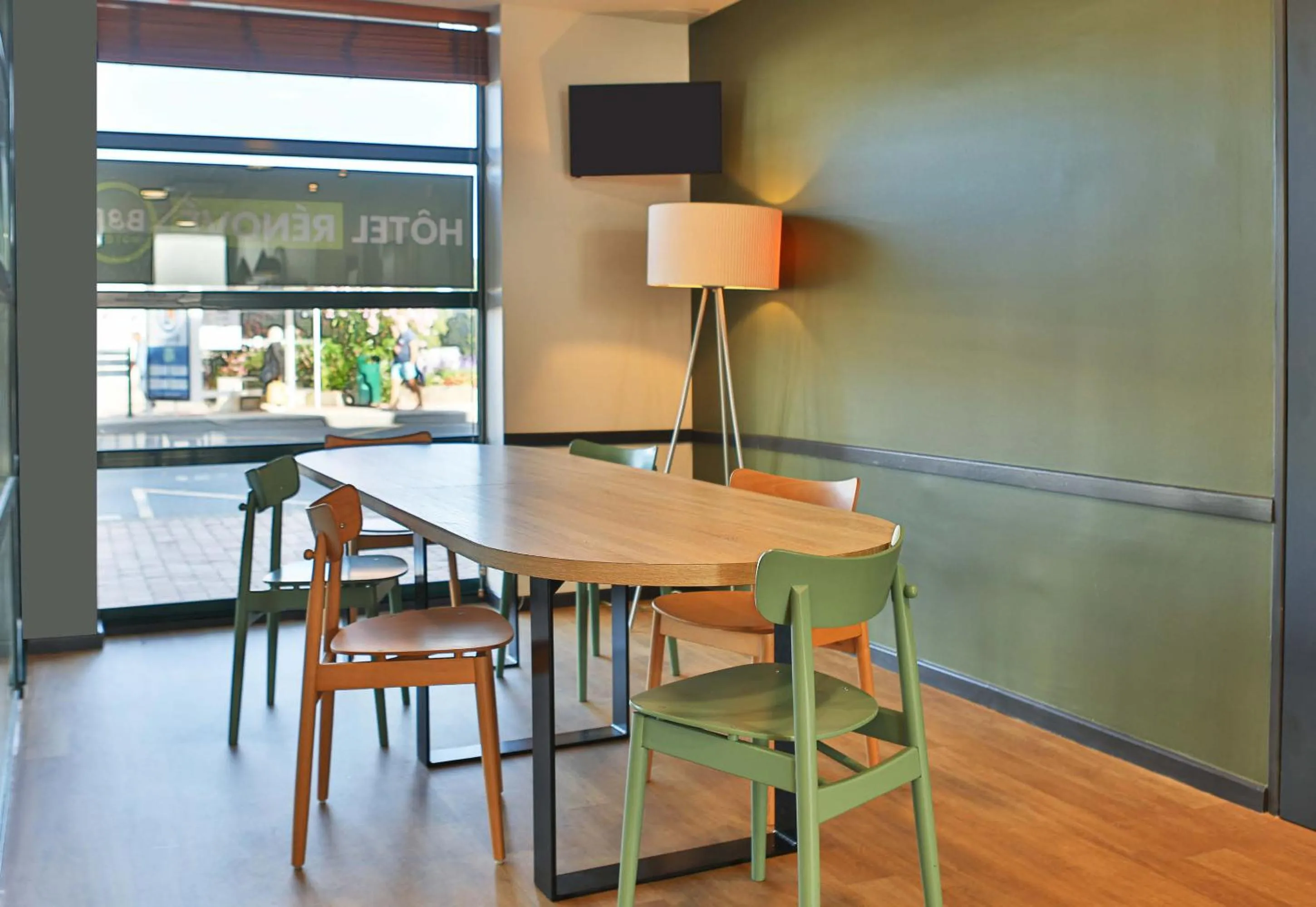 Seating area in B&B HOTEL Les Sables-d'Olonne Centre Gare