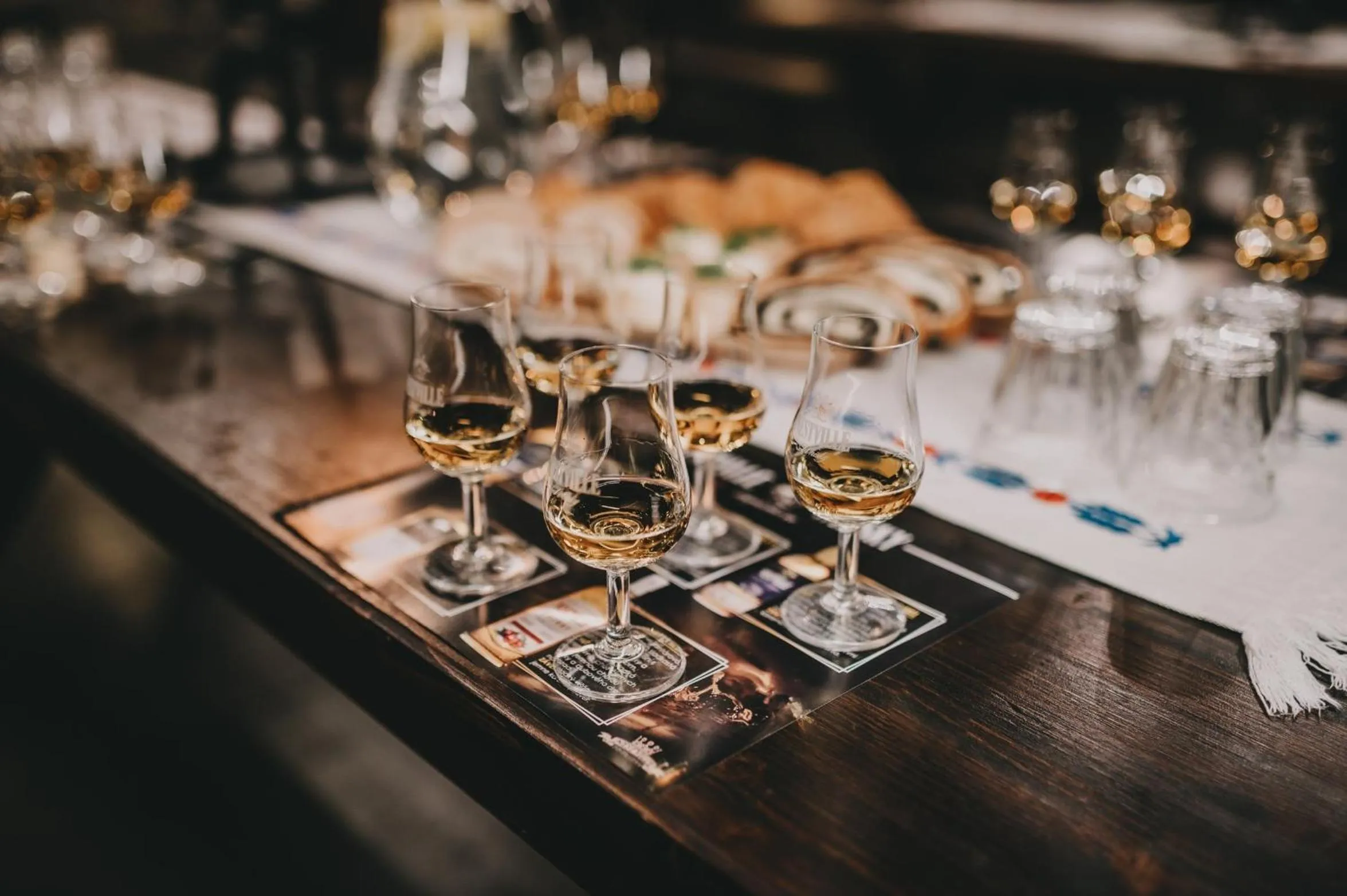 Restaurant/places to eat in Nestville Apartments