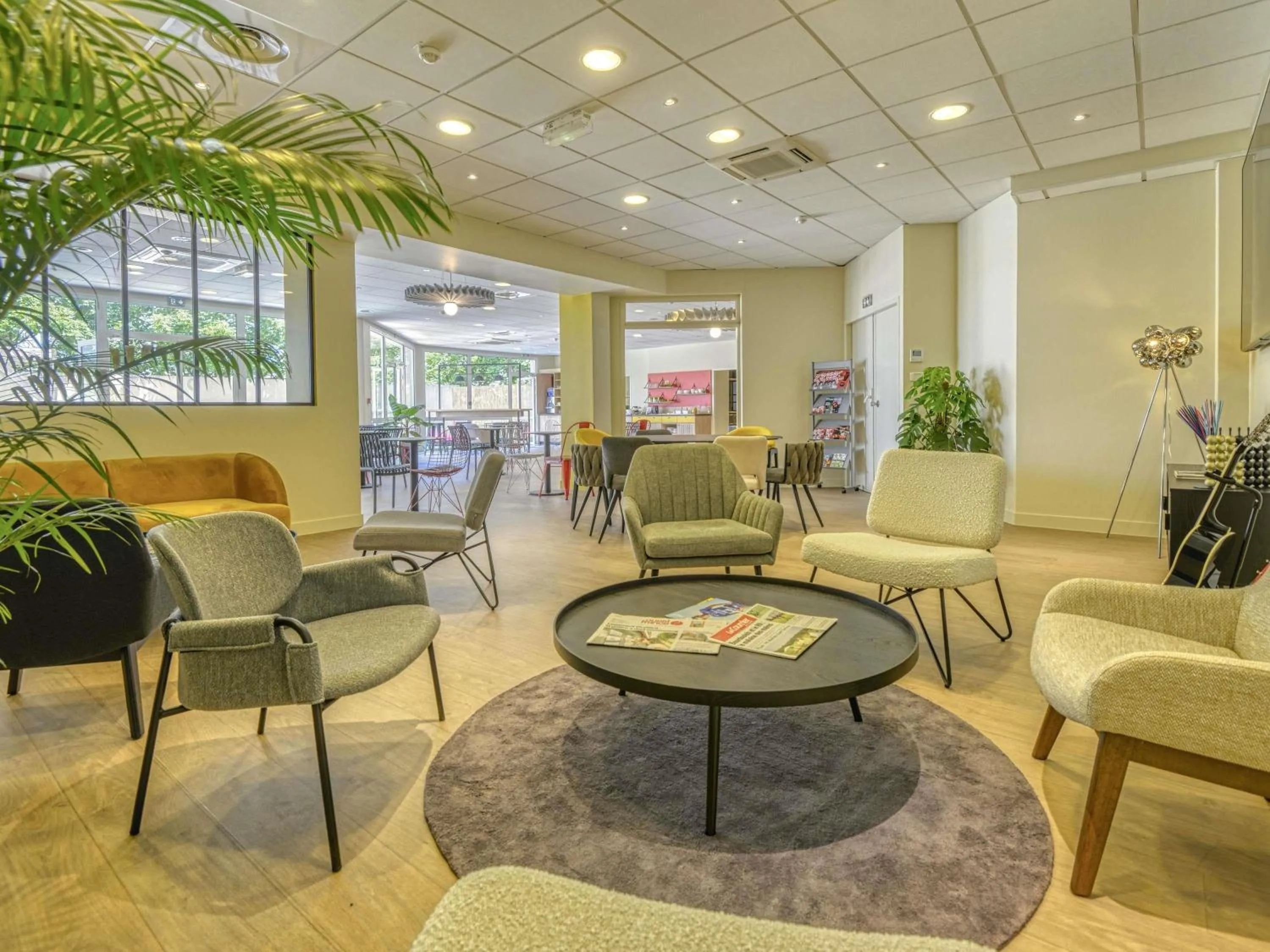 Lounge or bar in ibis Cholet