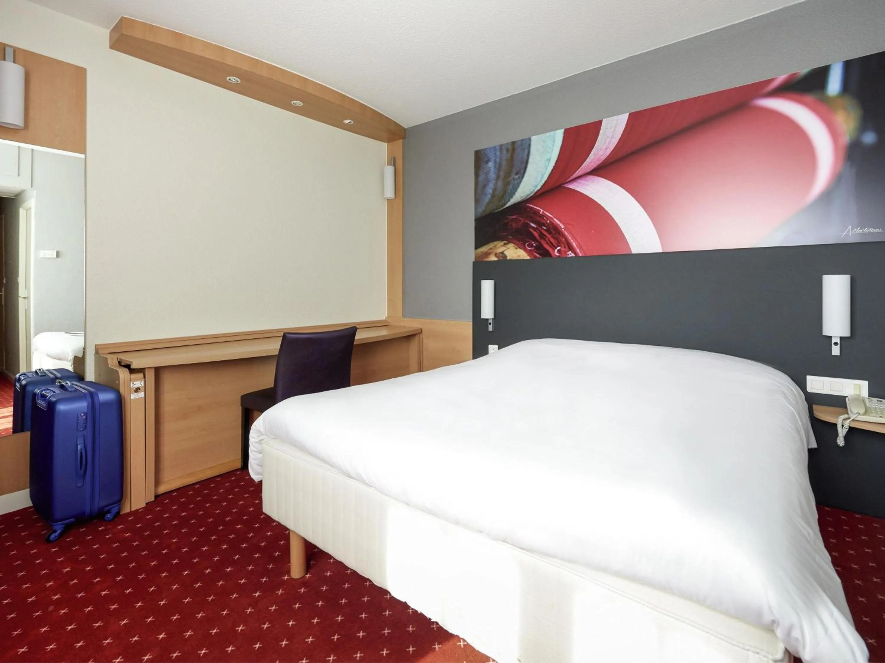 Bedroom, Bed in ibis Cholet