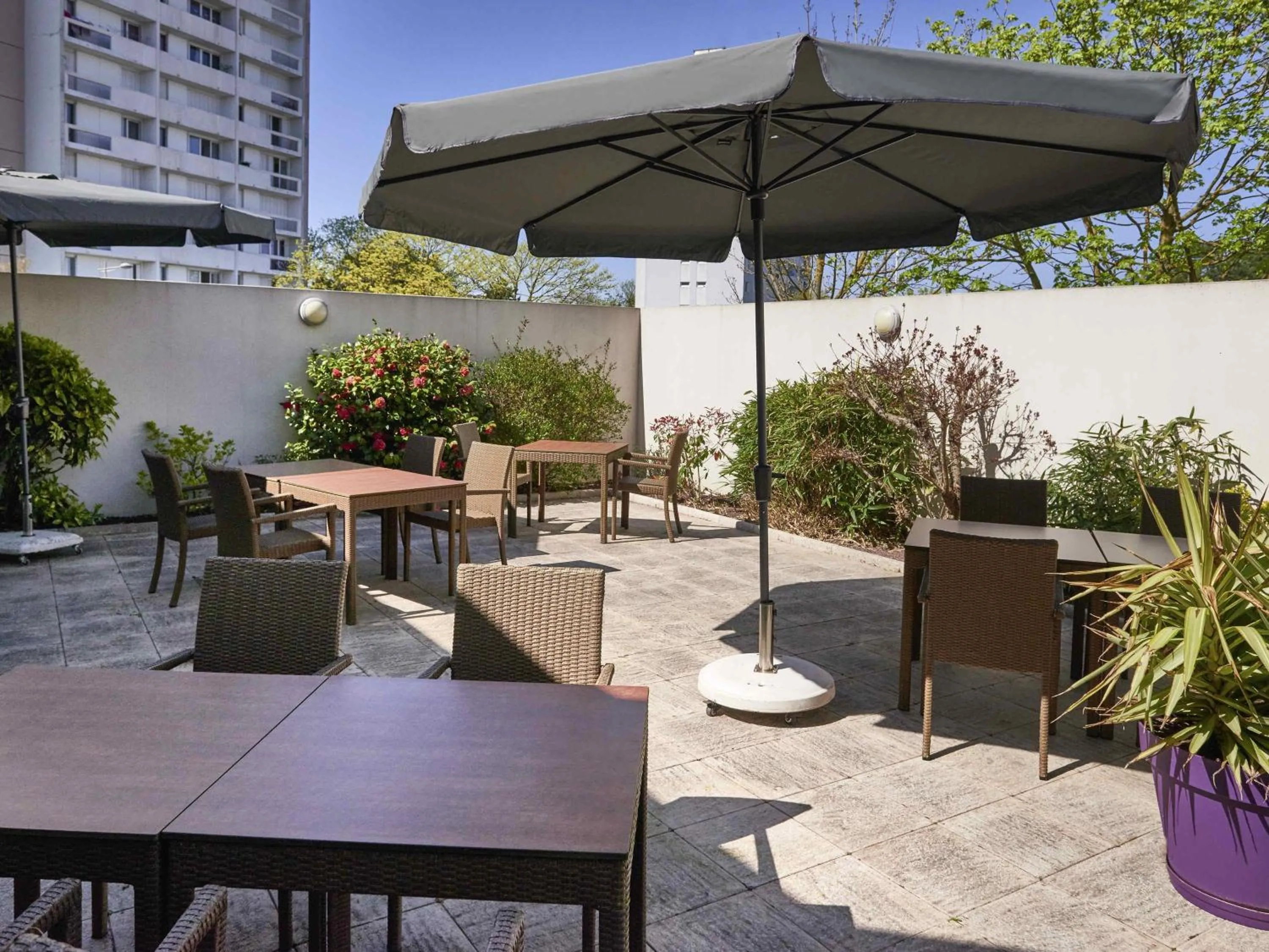 Lounge or bar in ibis Cholet