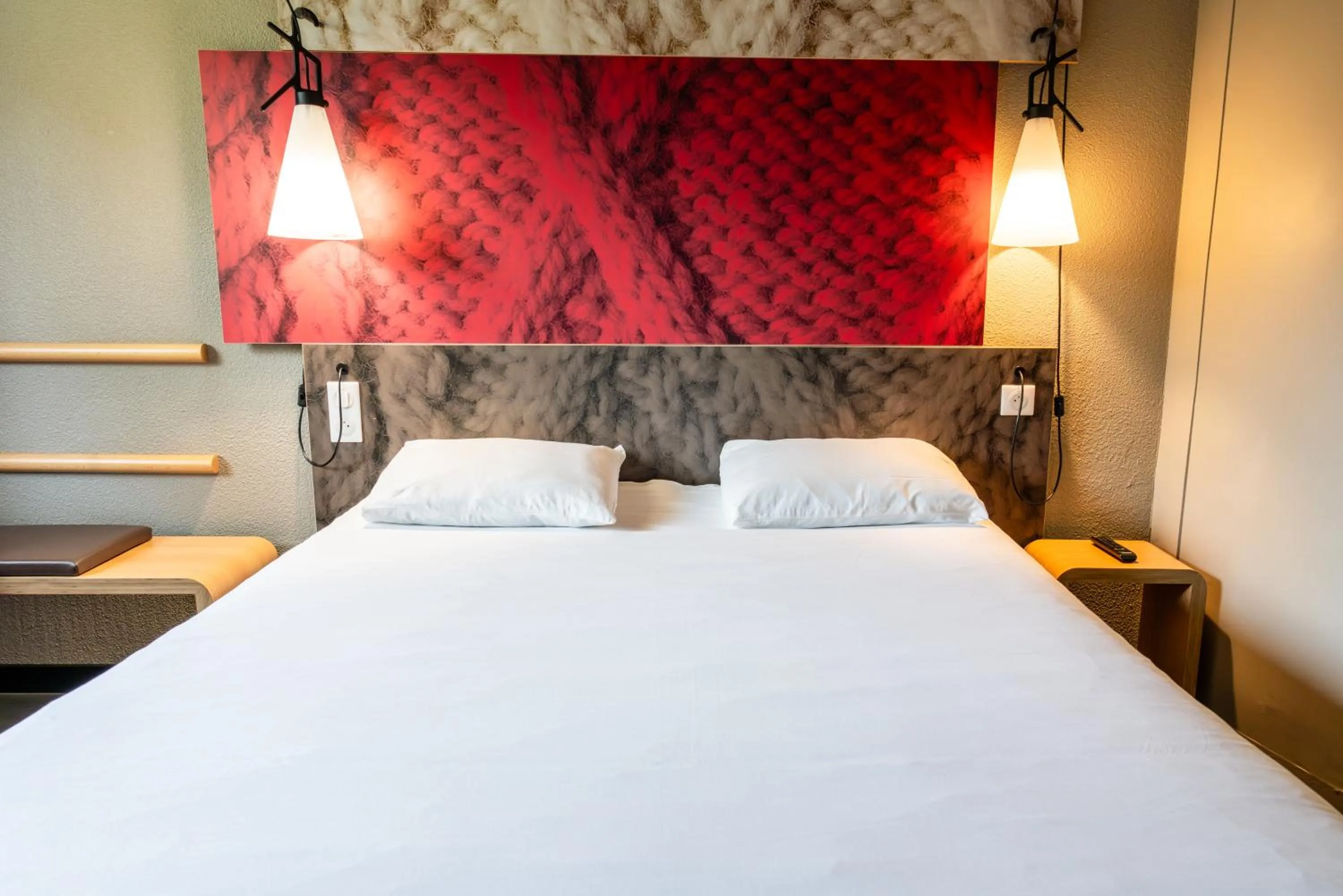 Photo of the whole room, Bed in ibis Arcachon la Teste de Buch