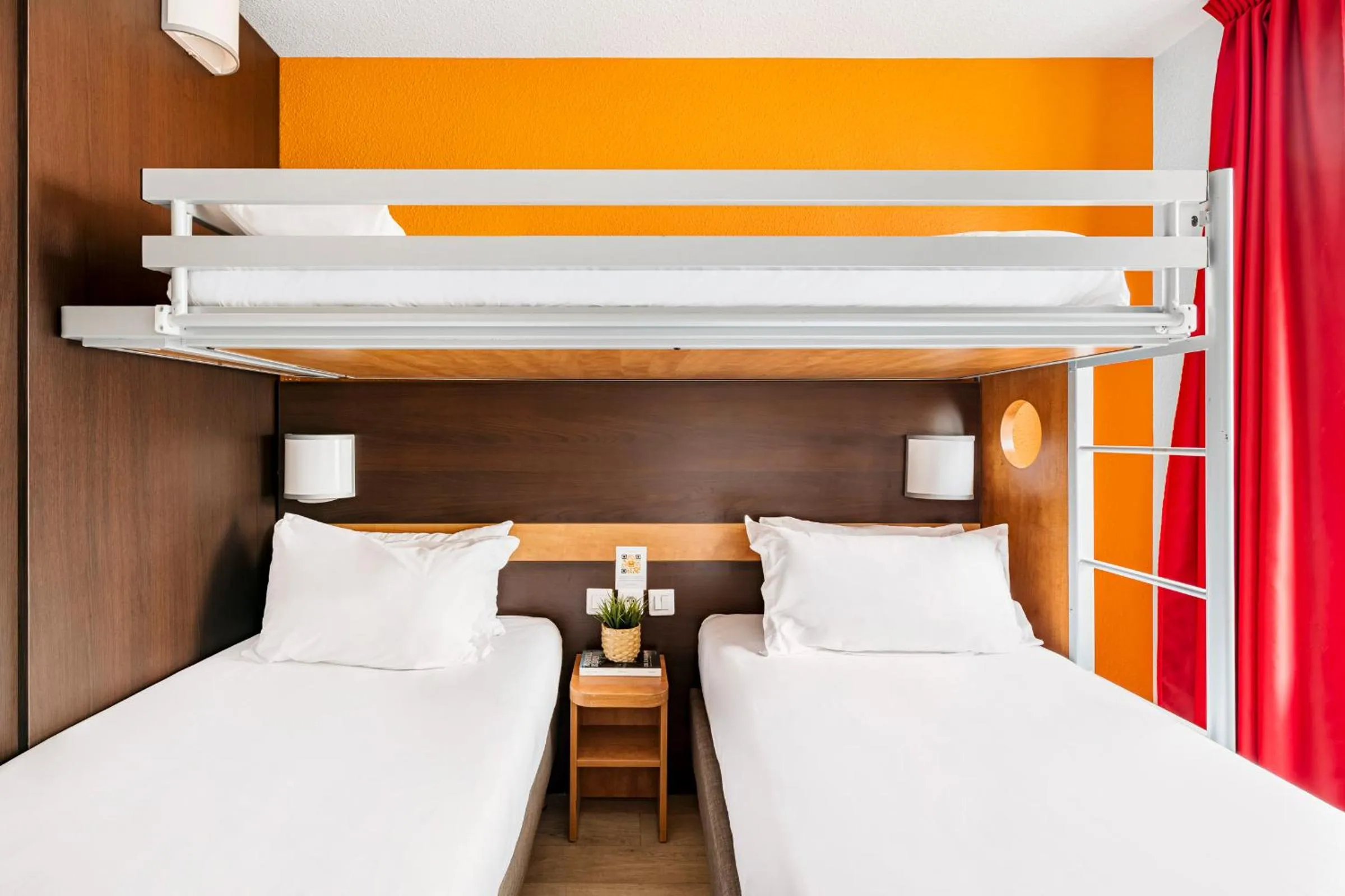 Photo of the whole room, Bed in Première Classe Lyon Centre Gare Part Dieu