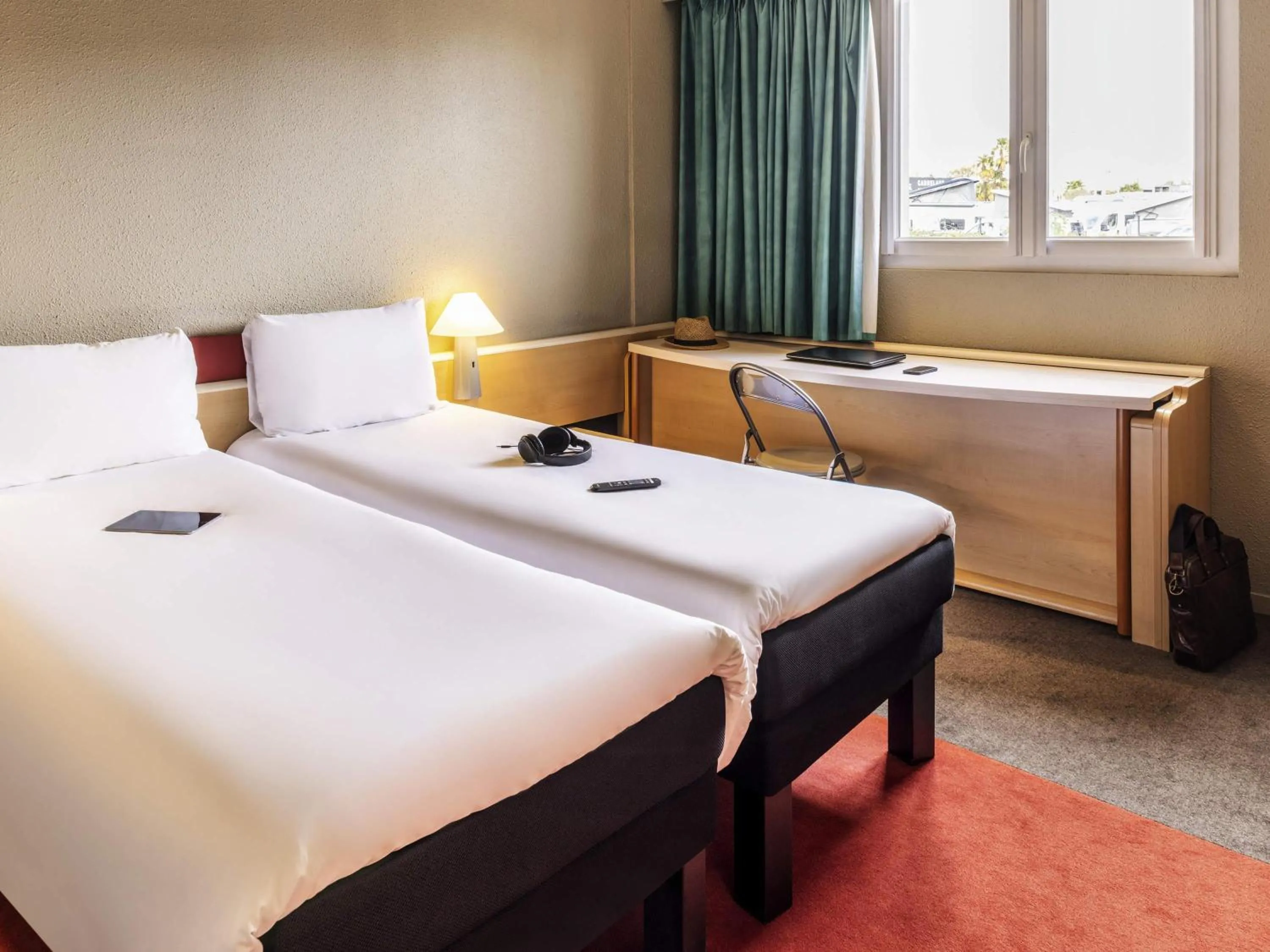 Bedroom, Bed in ibis Tarbes Odos