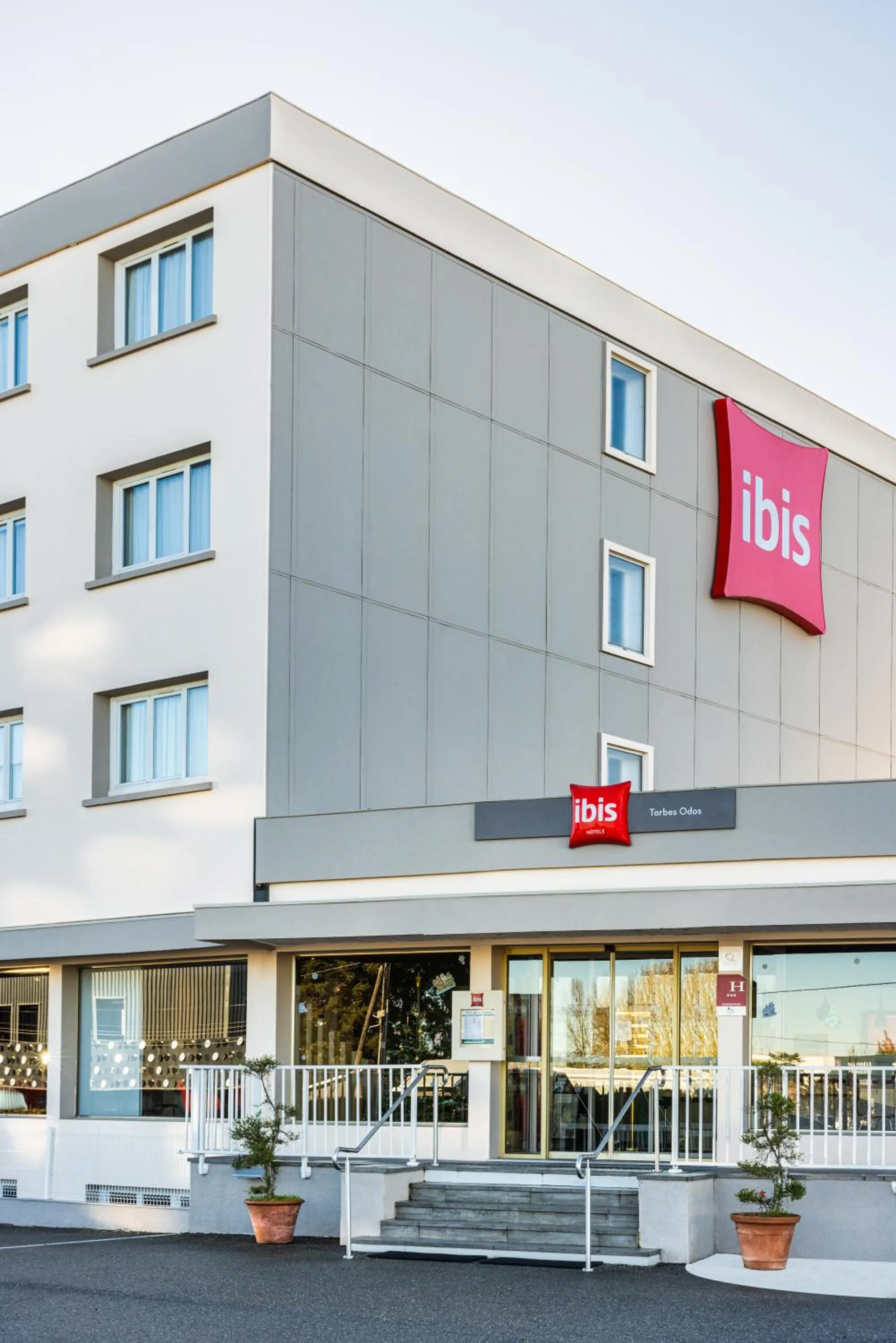 Property building in ibis Tarbes Odos