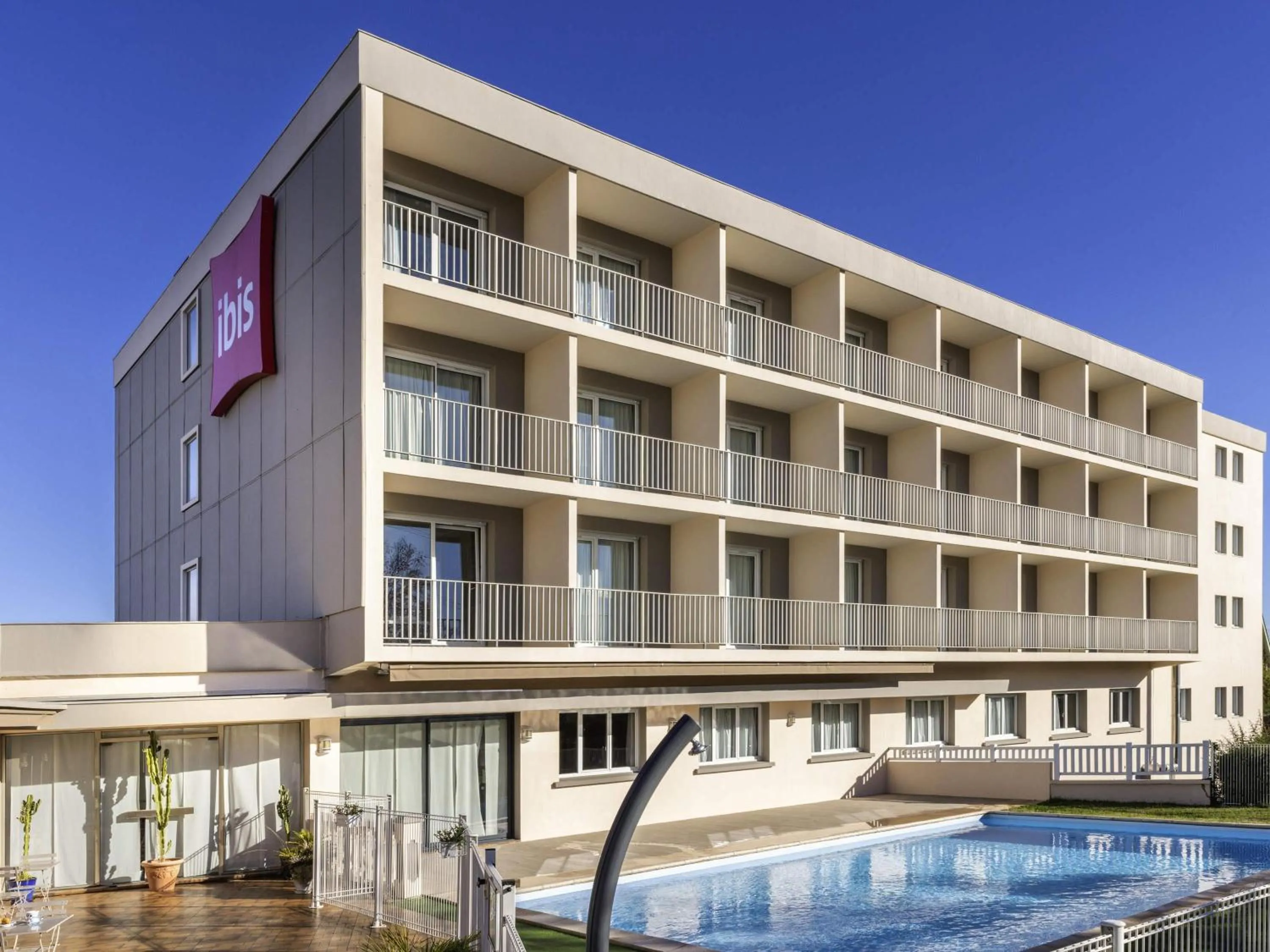 Property building in ibis Tarbes Odos