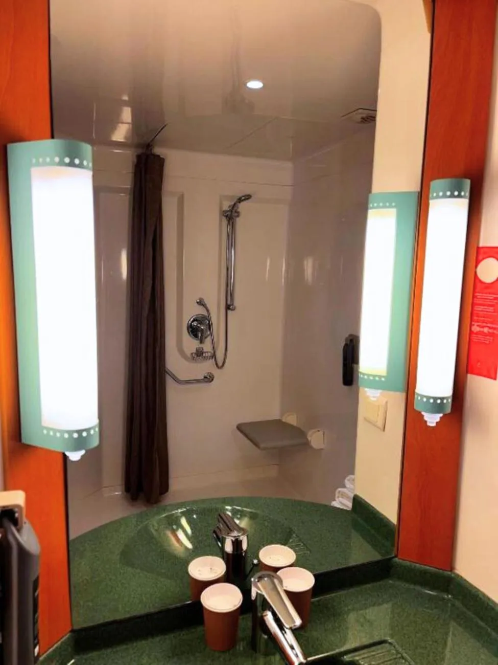 Bedroom in Ibis Vitré Centre