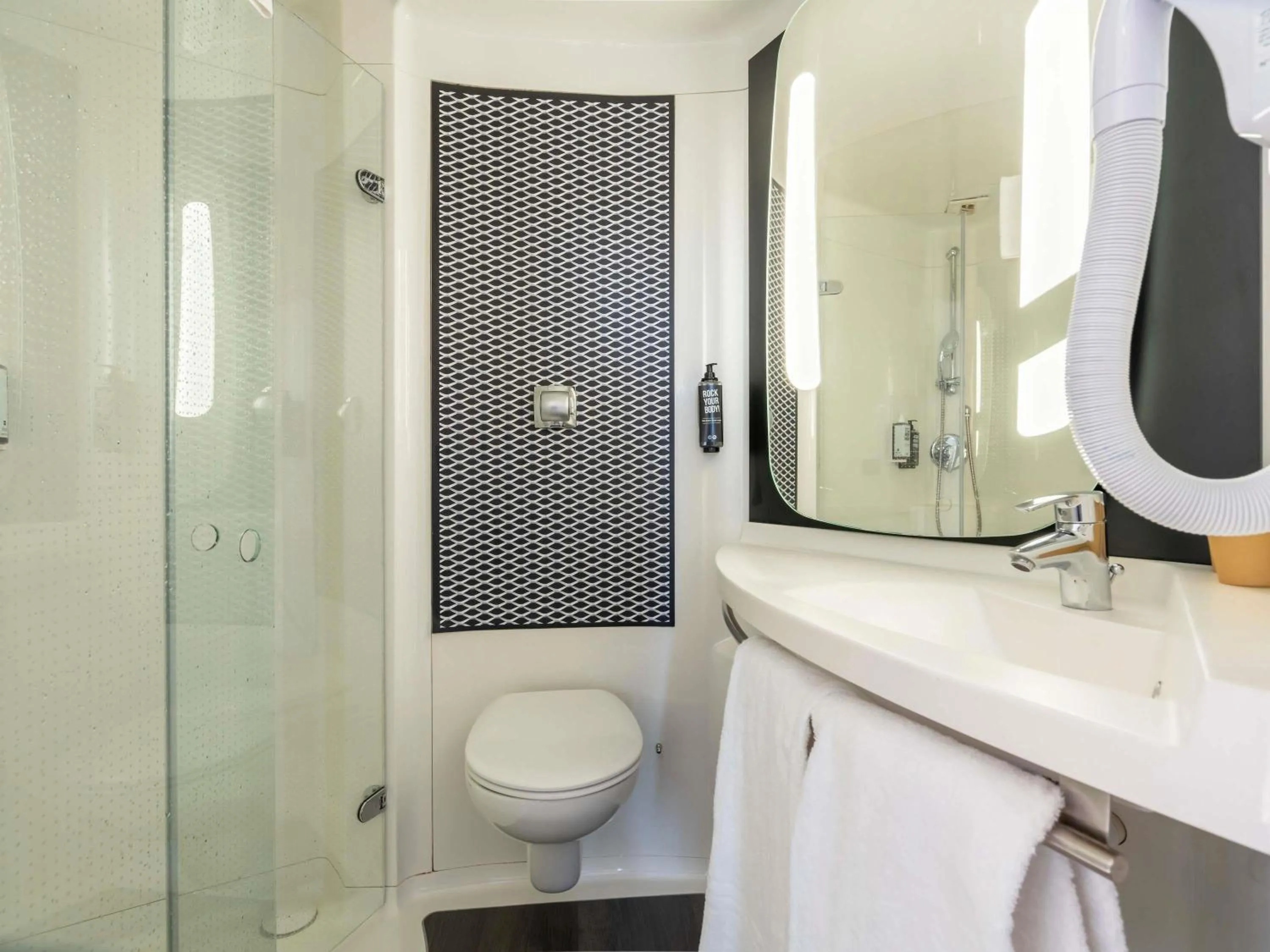 Bedroom in ibis Ciboure Saint-Jean-de-Luz