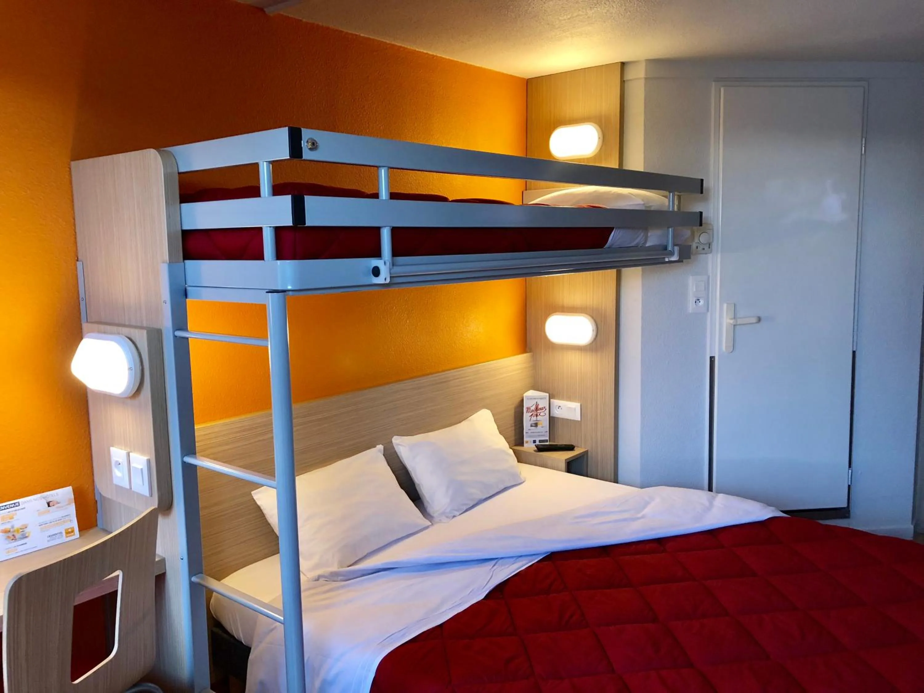 Bedroom, Bed in Premiere Classe Perpignan Sud