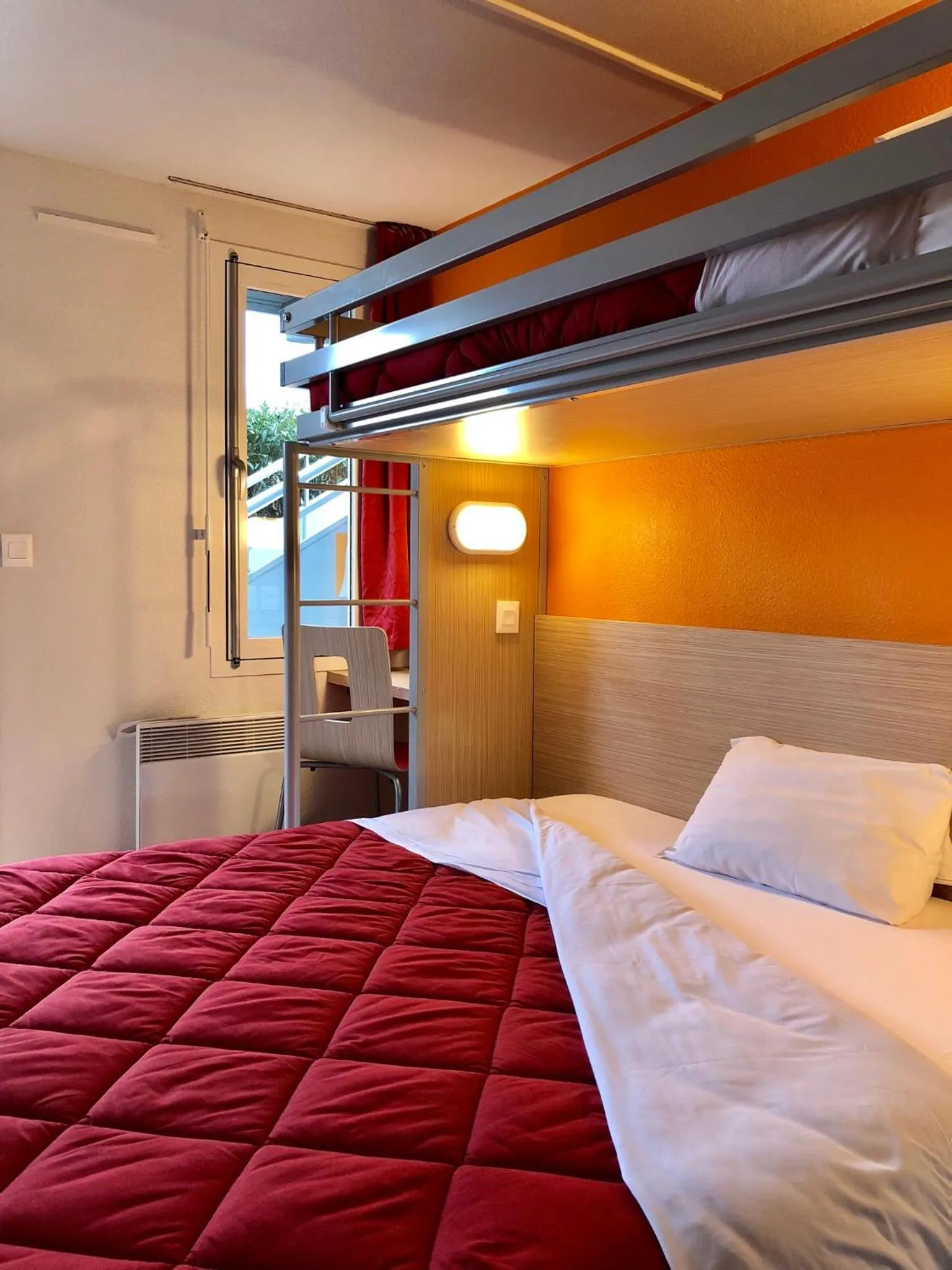 Photo of the whole room, Bed in Premiere Classe Perpignan Sud