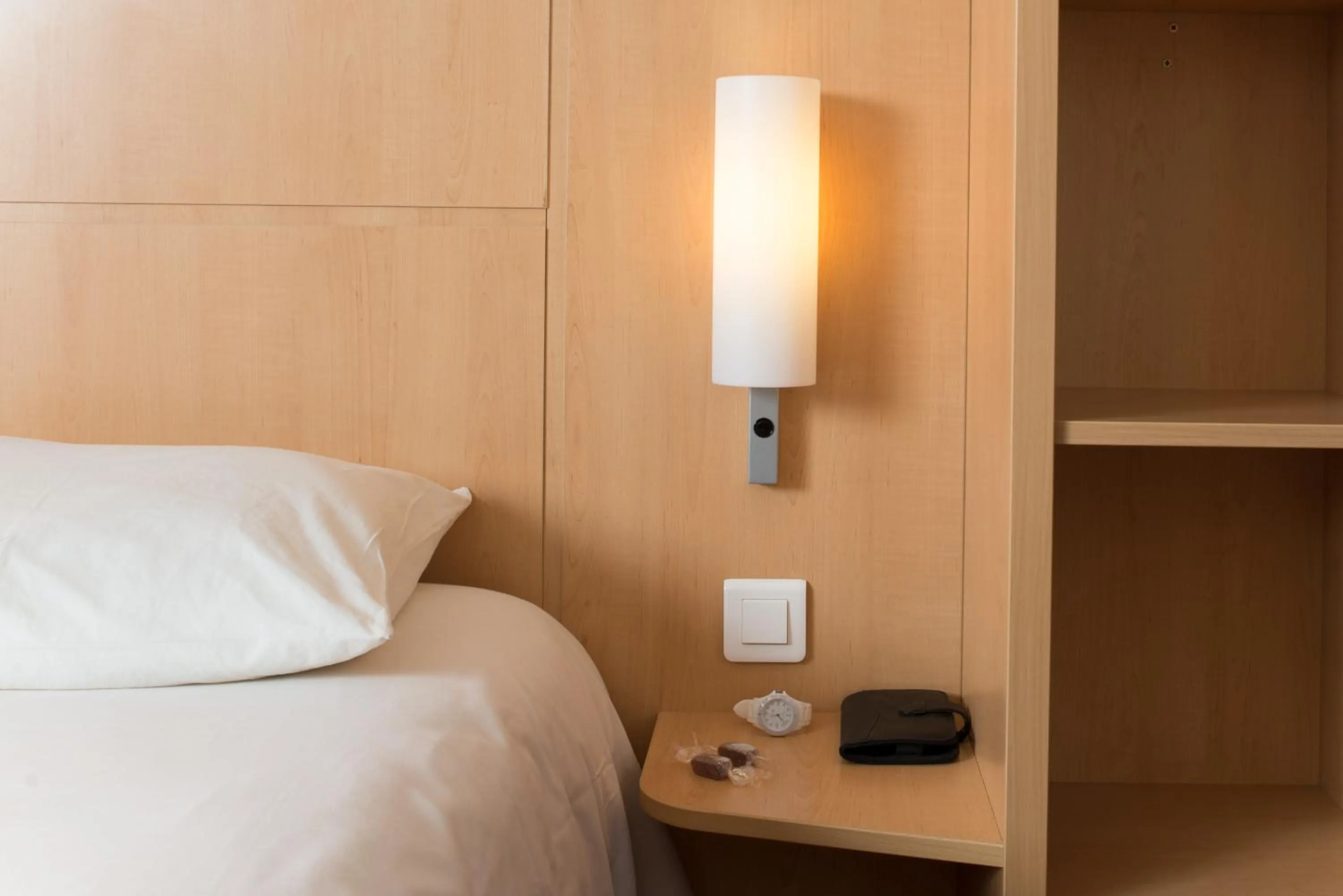 Bed in ibis Issy les Moulineaux "Val de Seine"