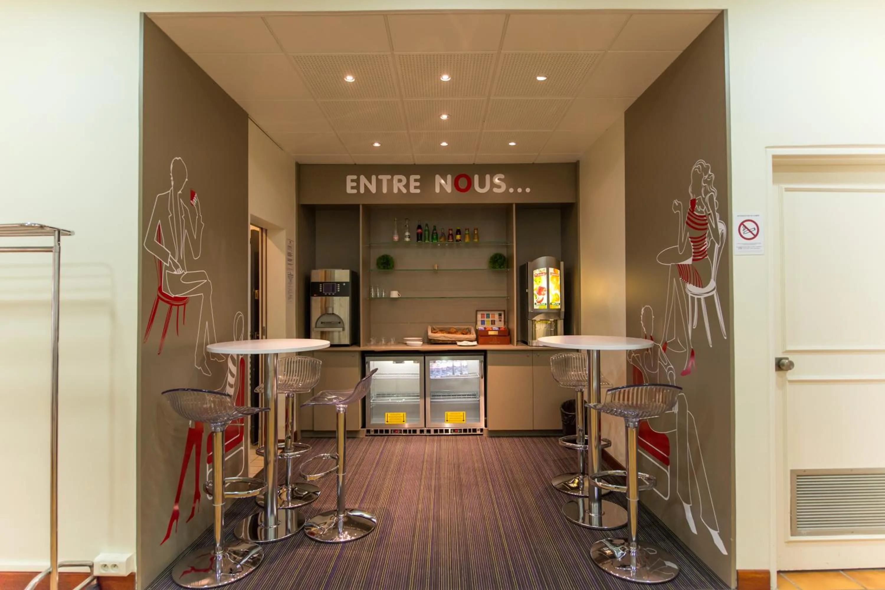 Restaurant/places to eat in ibis Issy les Moulineaux "Val de Seine"