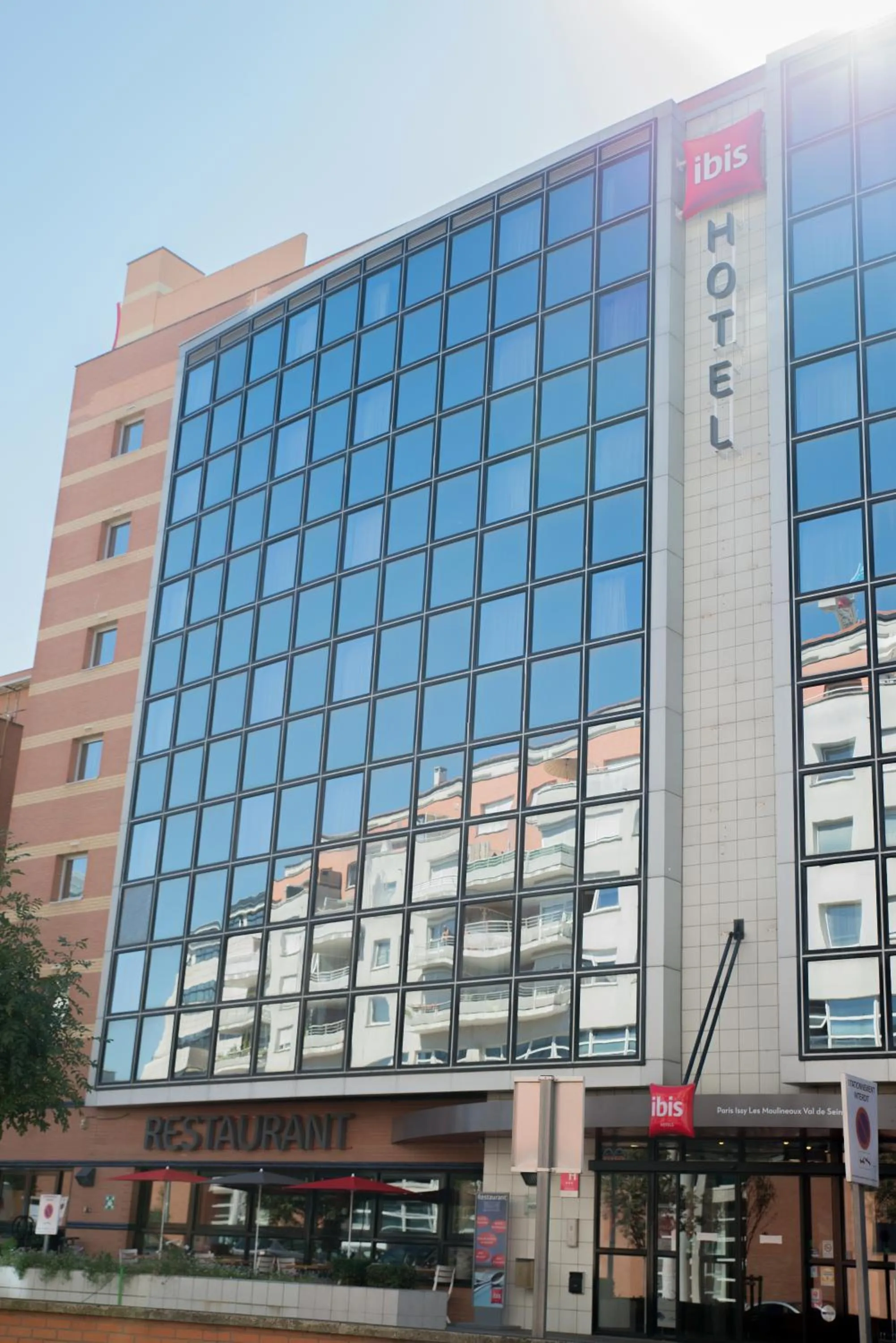 Facade/entrance in ibis Issy les Moulineaux "Val de Seine"