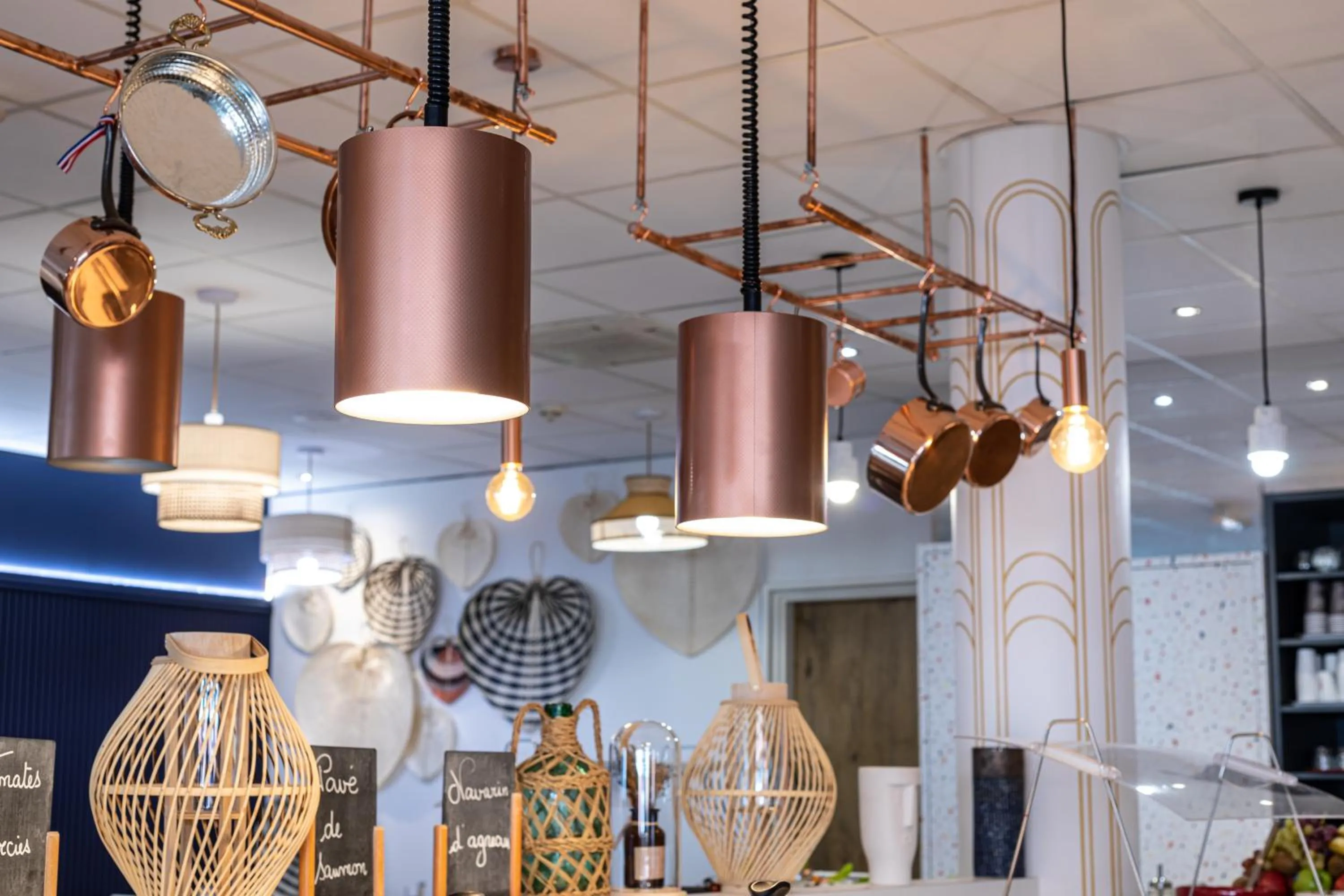 Restaurant/places to eat in ibis Issy les Moulineaux "Val de Seine"