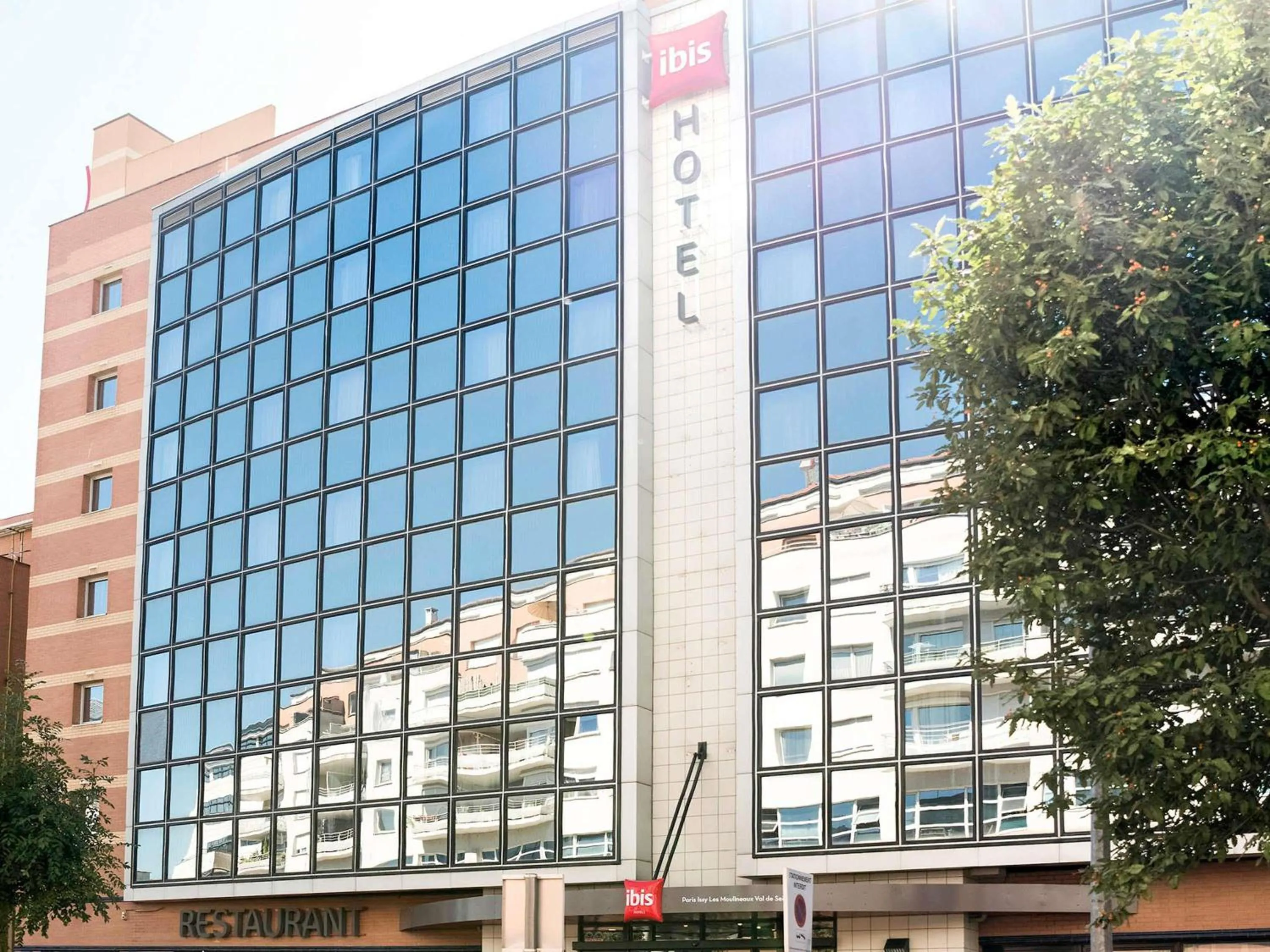 Property building in ibis Issy les Moulineaux "Val de Seine"