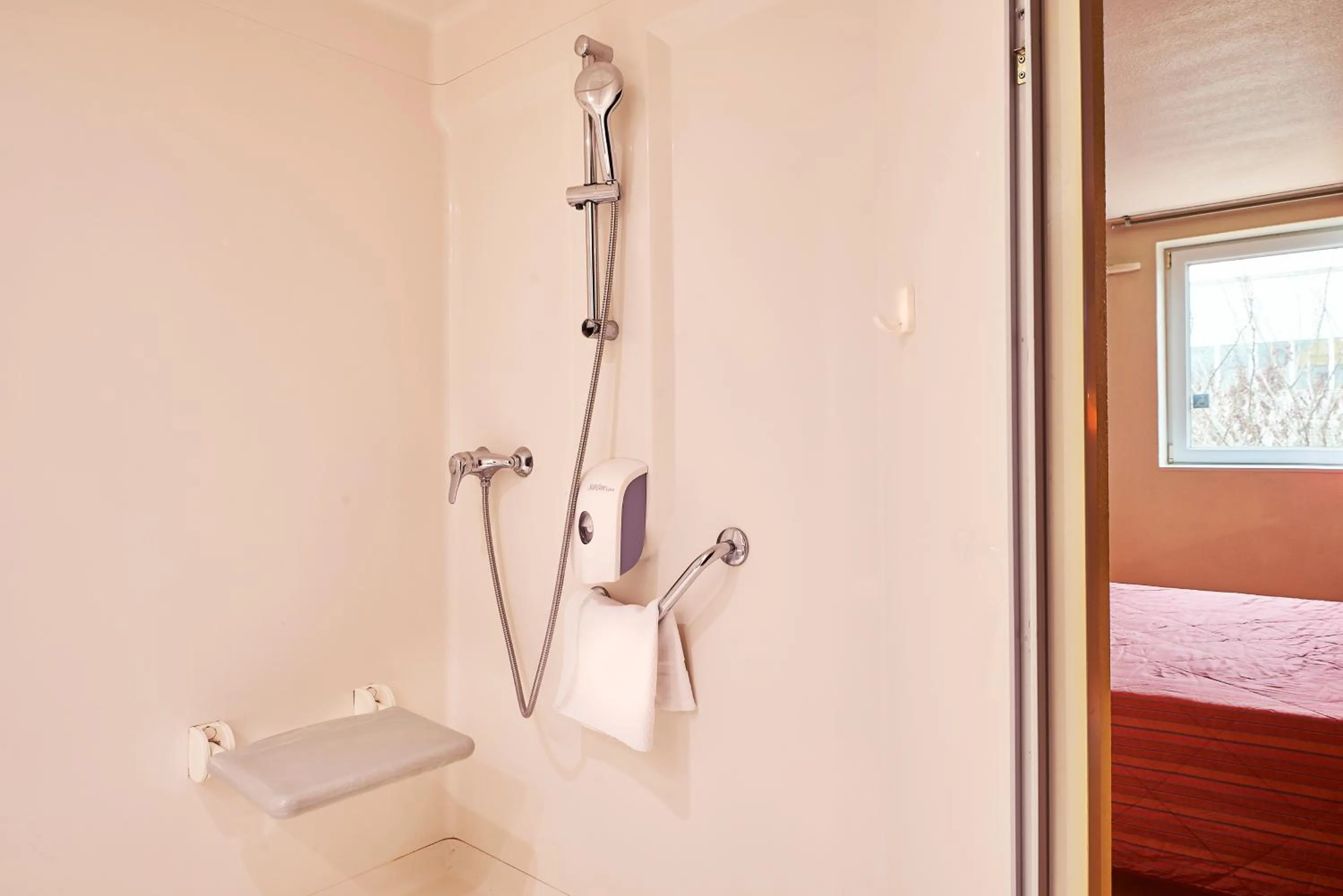 Bathroom in Premiere Classe Le Mans Ouest Universite