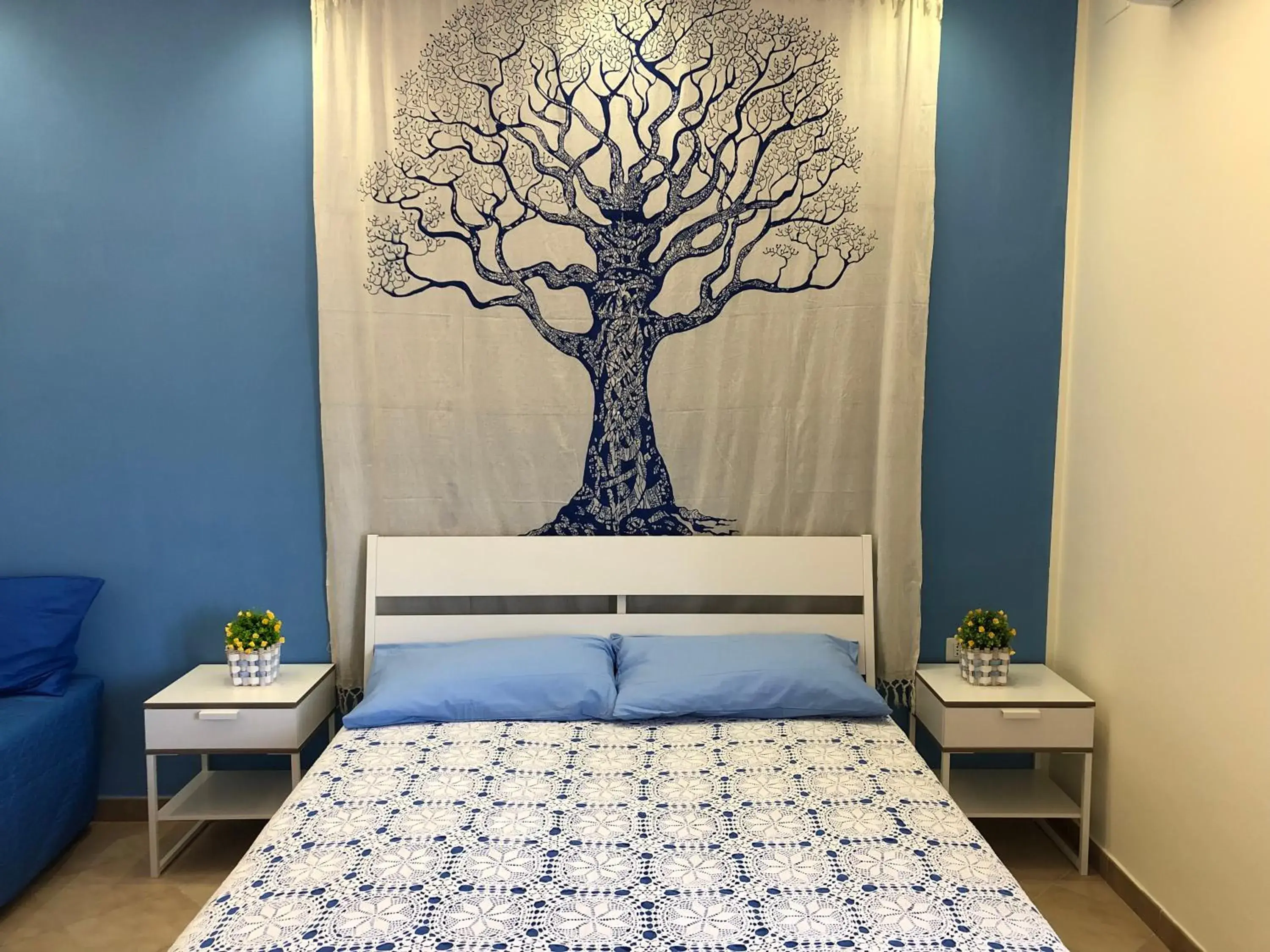 Triple Room with Private Bathroom in B&b Pompei Window Triple Room with Private Bathroom in B&b Pompei Window