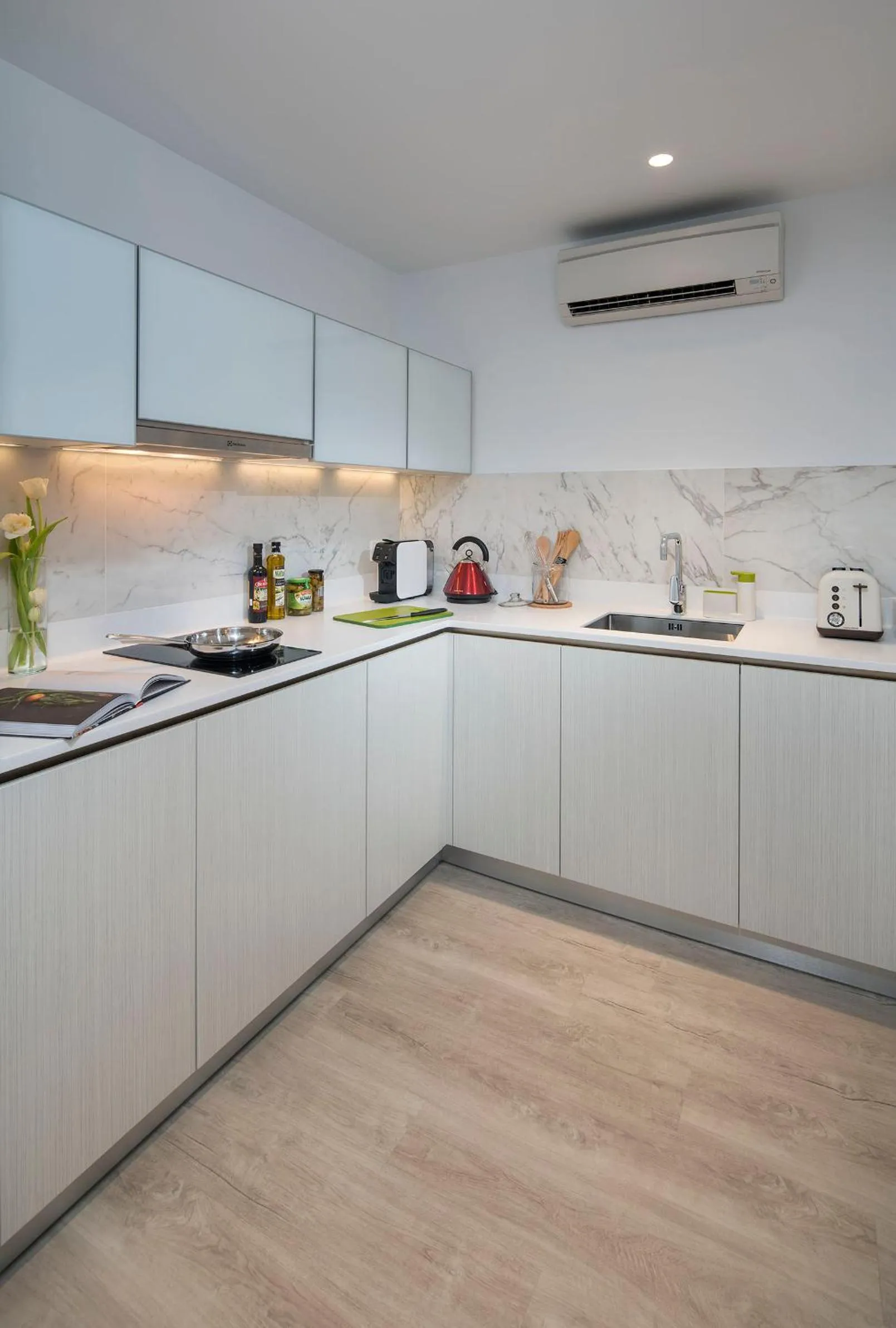 Lanson Place Winsland, Singapore