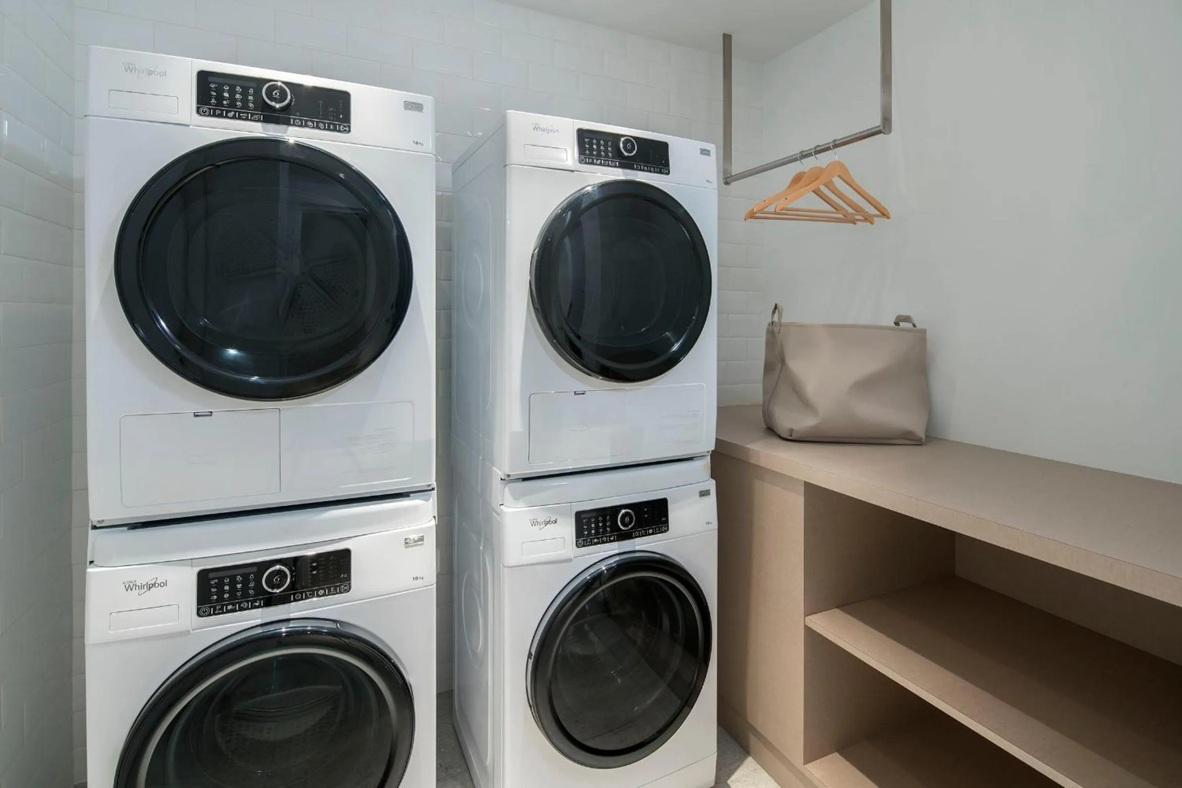 Area and facilities in Lanson Place Winsland, Singapore