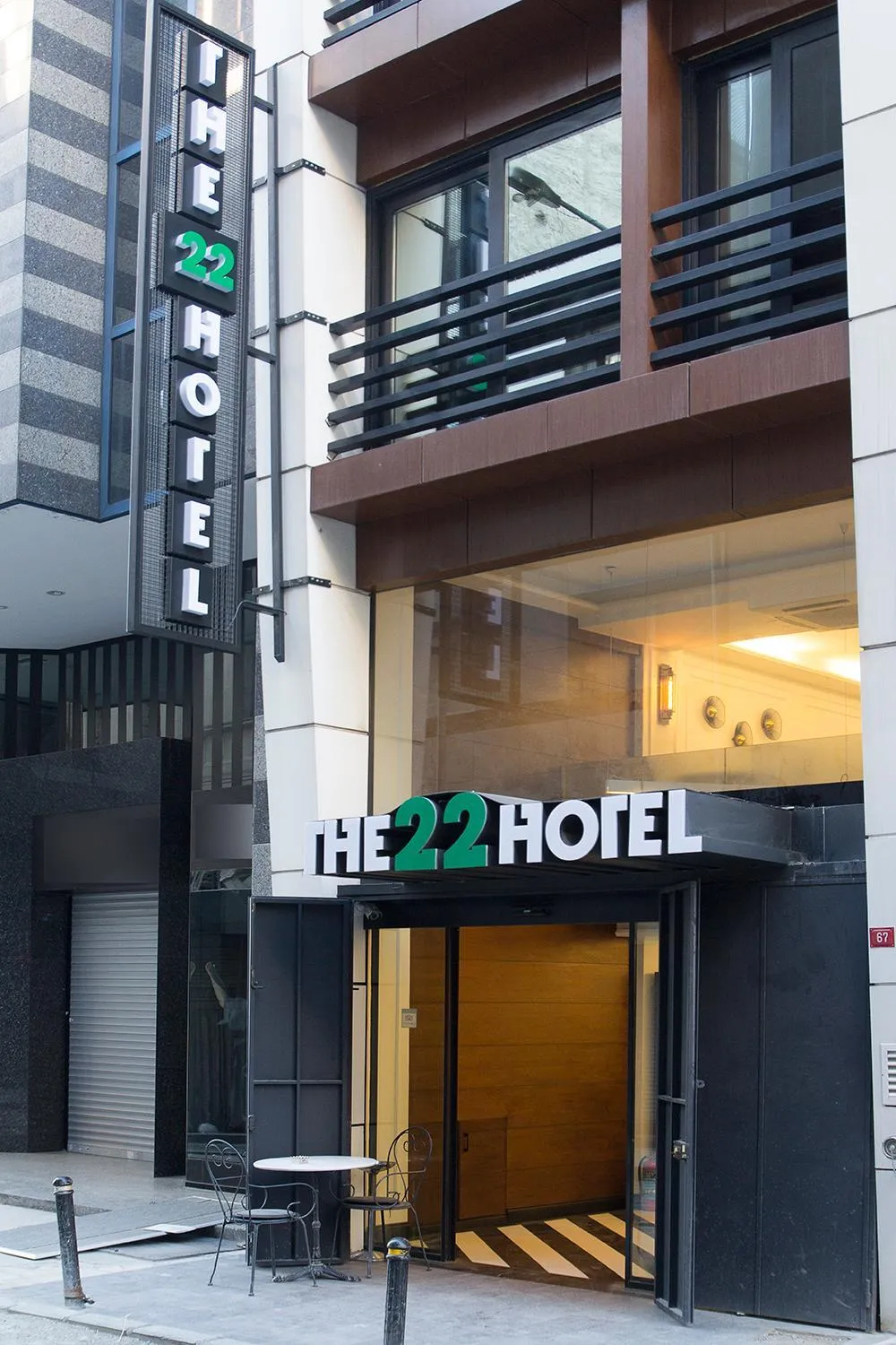 Facade/entrance in The 22 Hotel