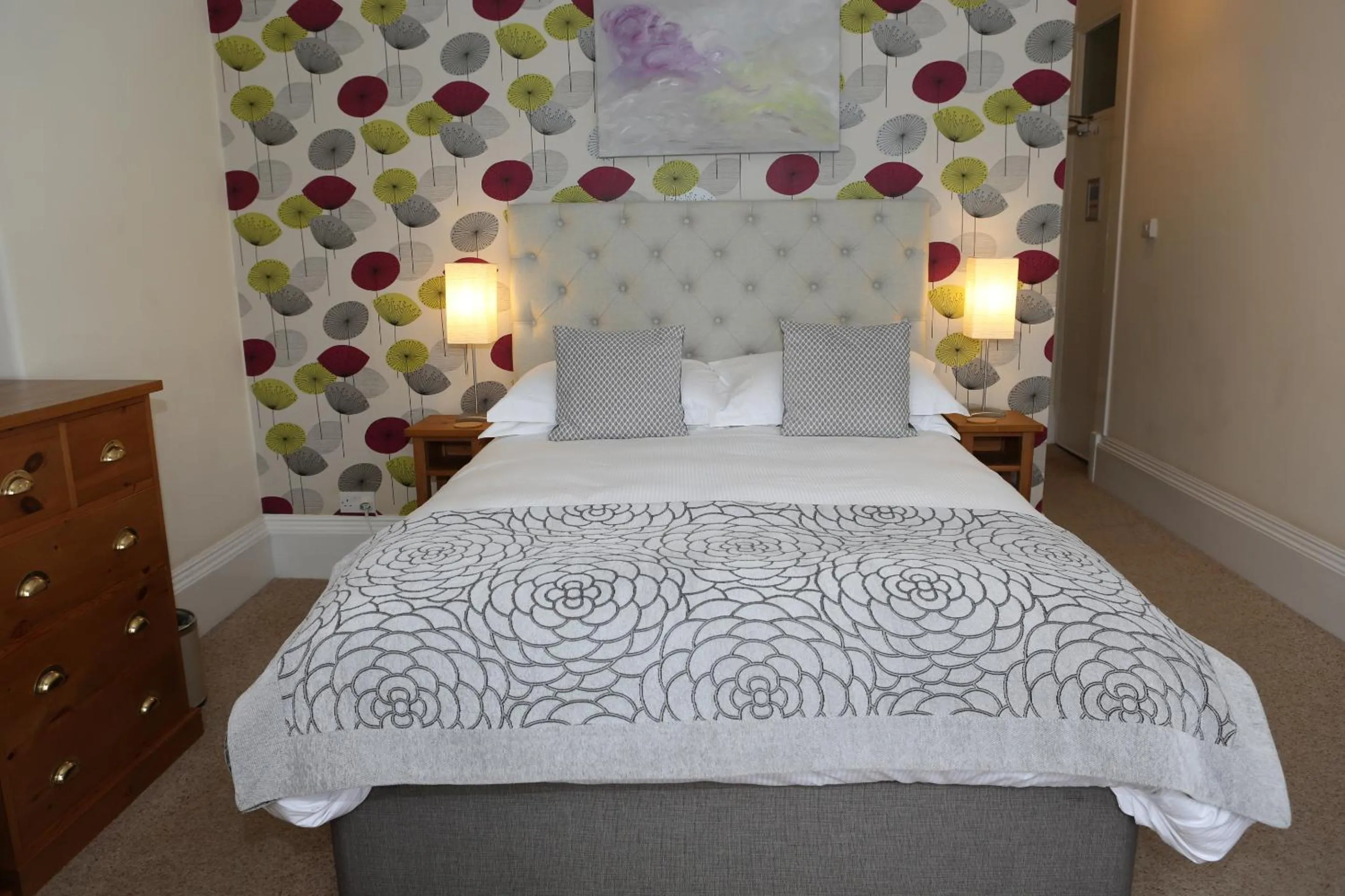 Bedroom, Bed in The Waves