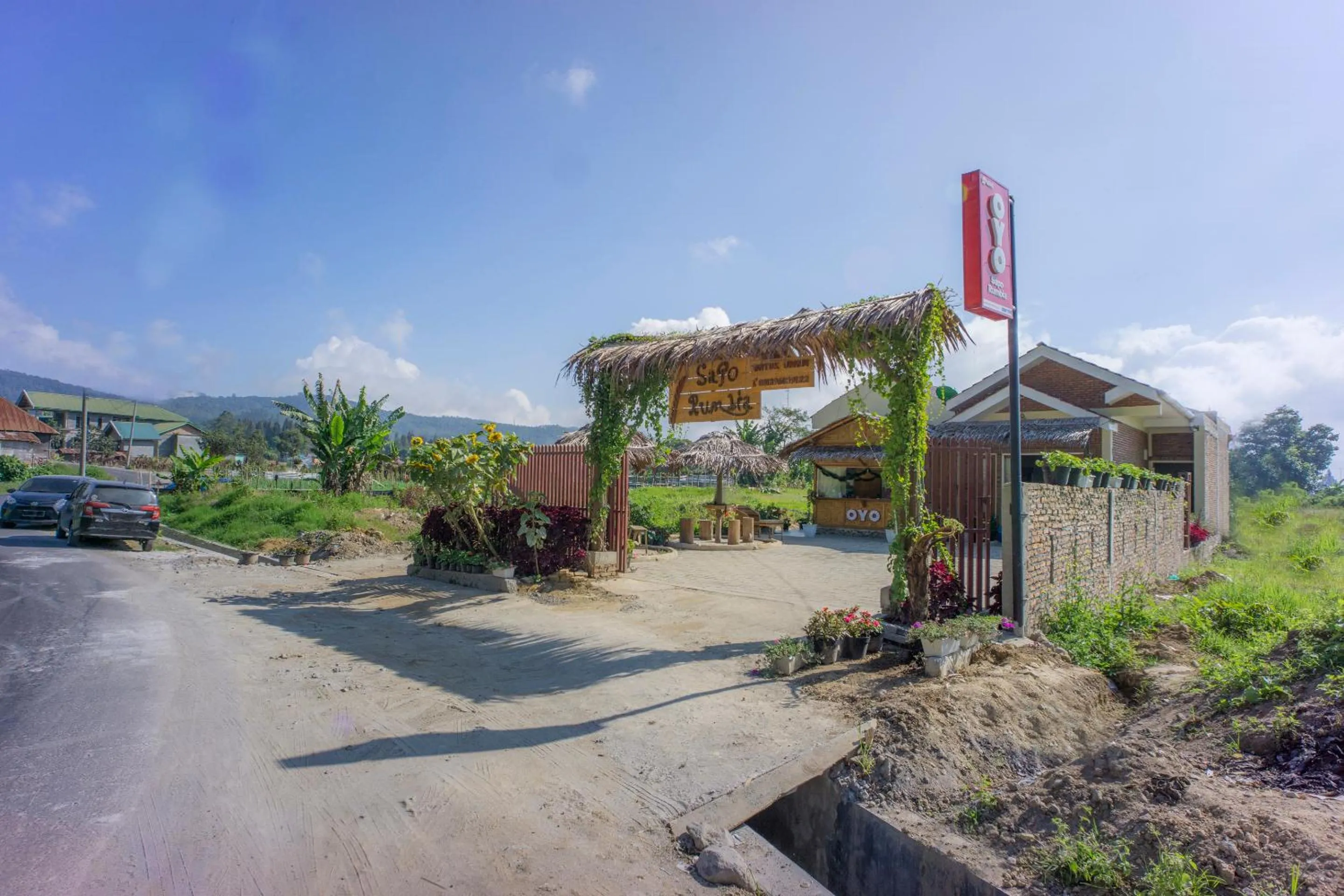 Property Building in Super OYO 1696 Sapo Rumbia