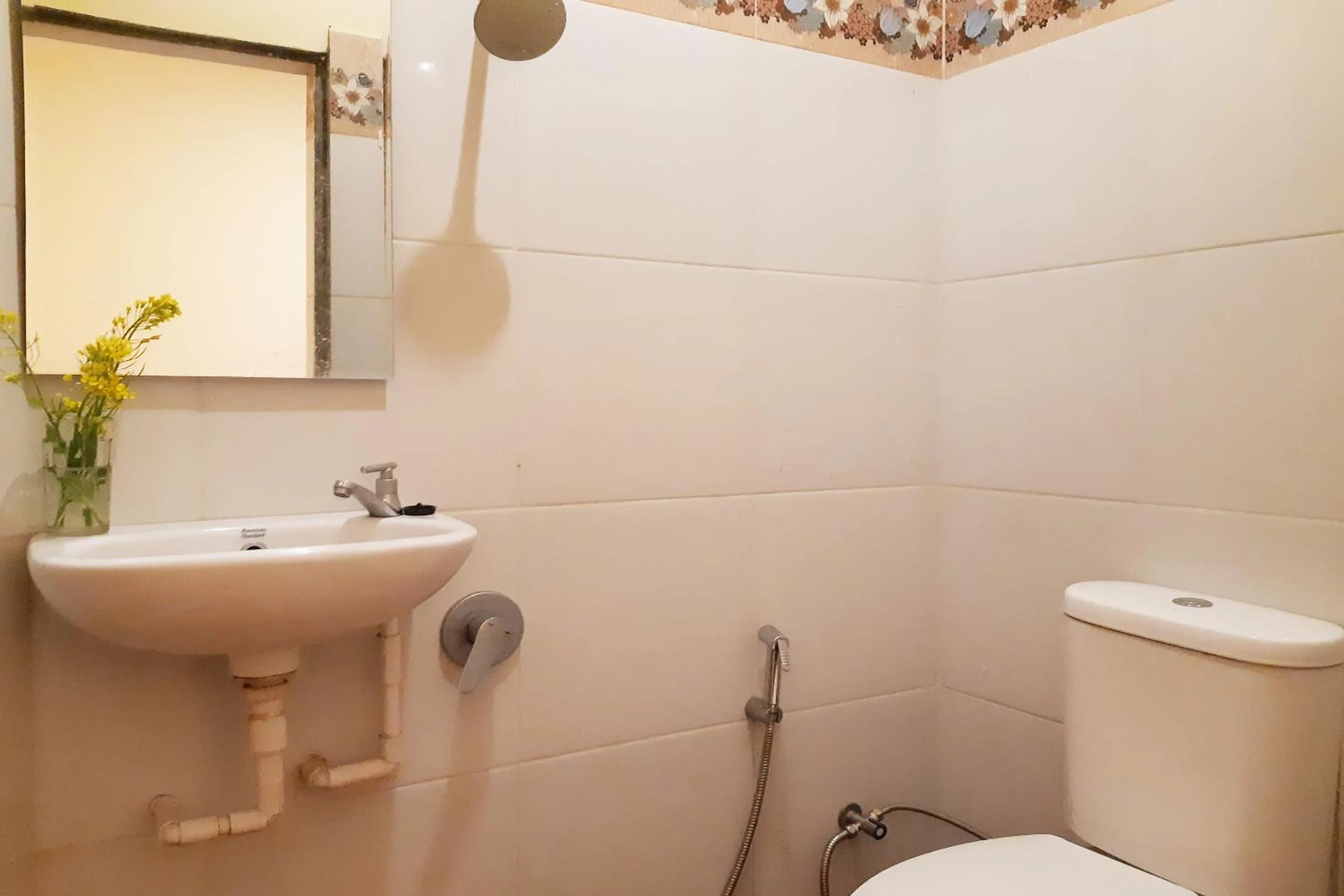 Bathroom in Super OYO 1696 Sapo Rumbia