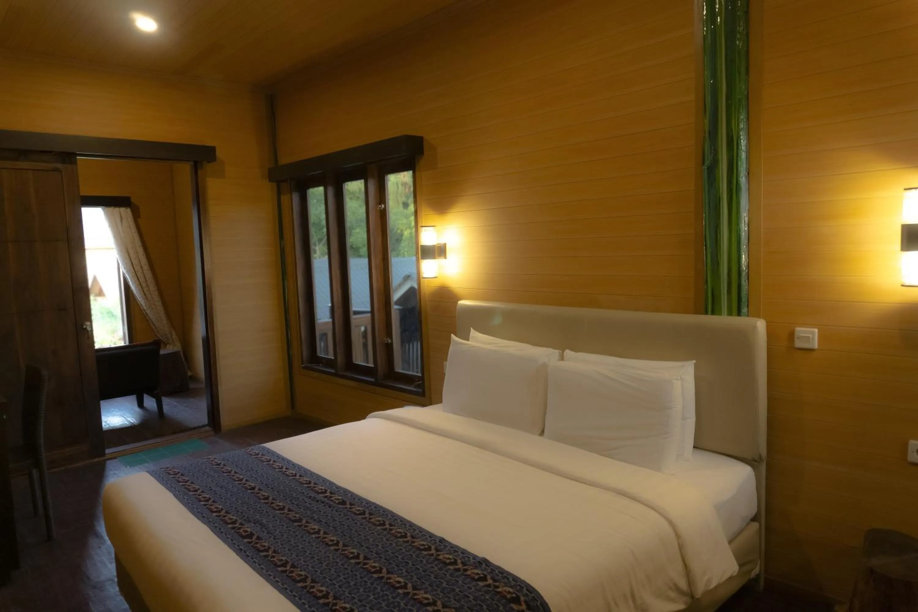 Photo of the whole room, Bed in Wah Resort Gili Trawangan