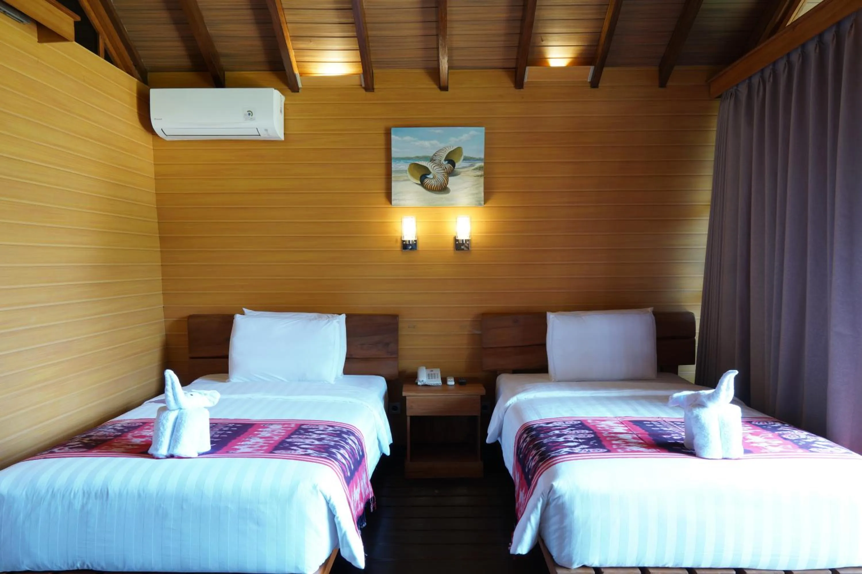 Bed in Wah Resort Gili Trawangan