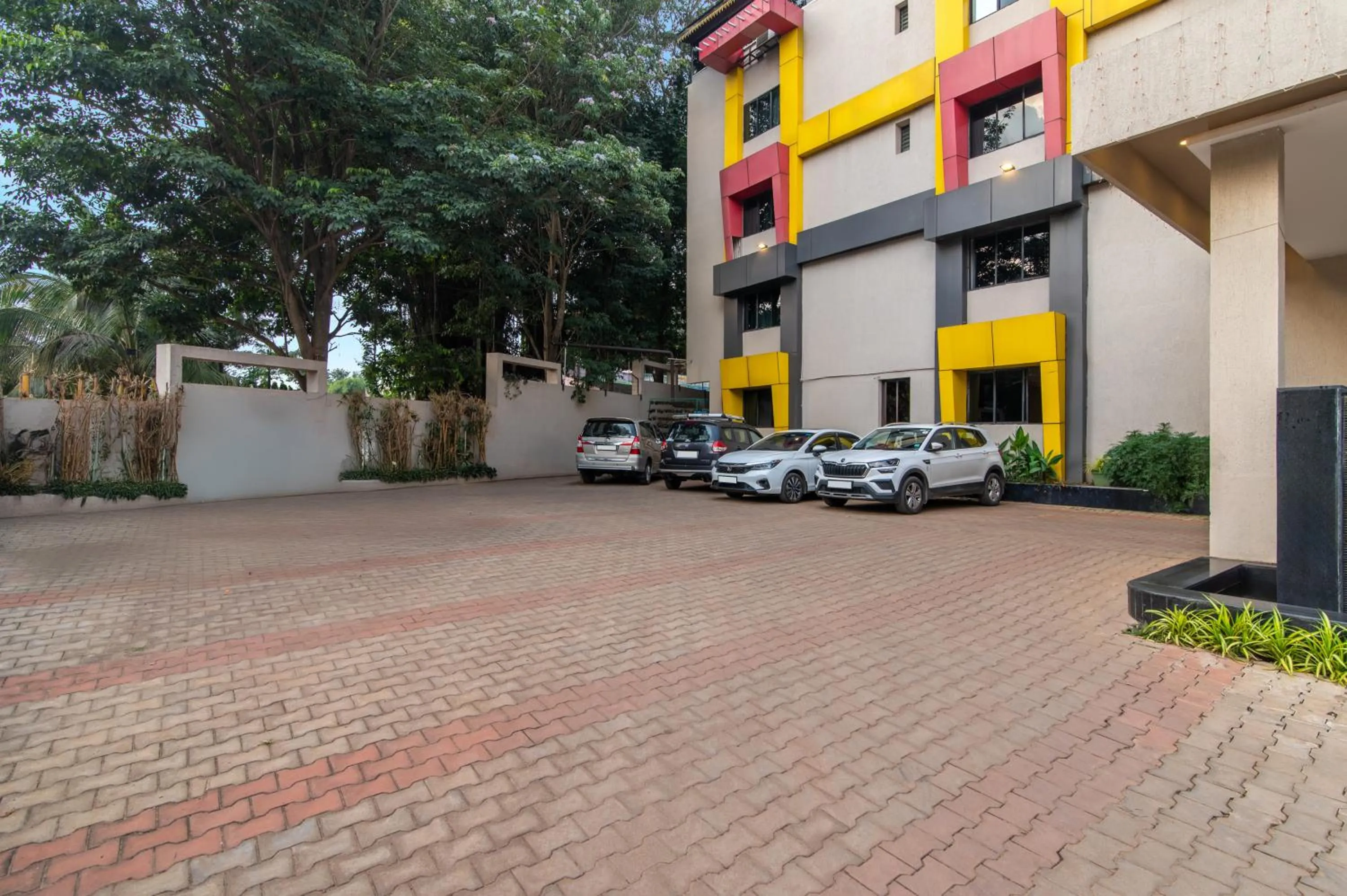 Property building in Sterling Yelagiri