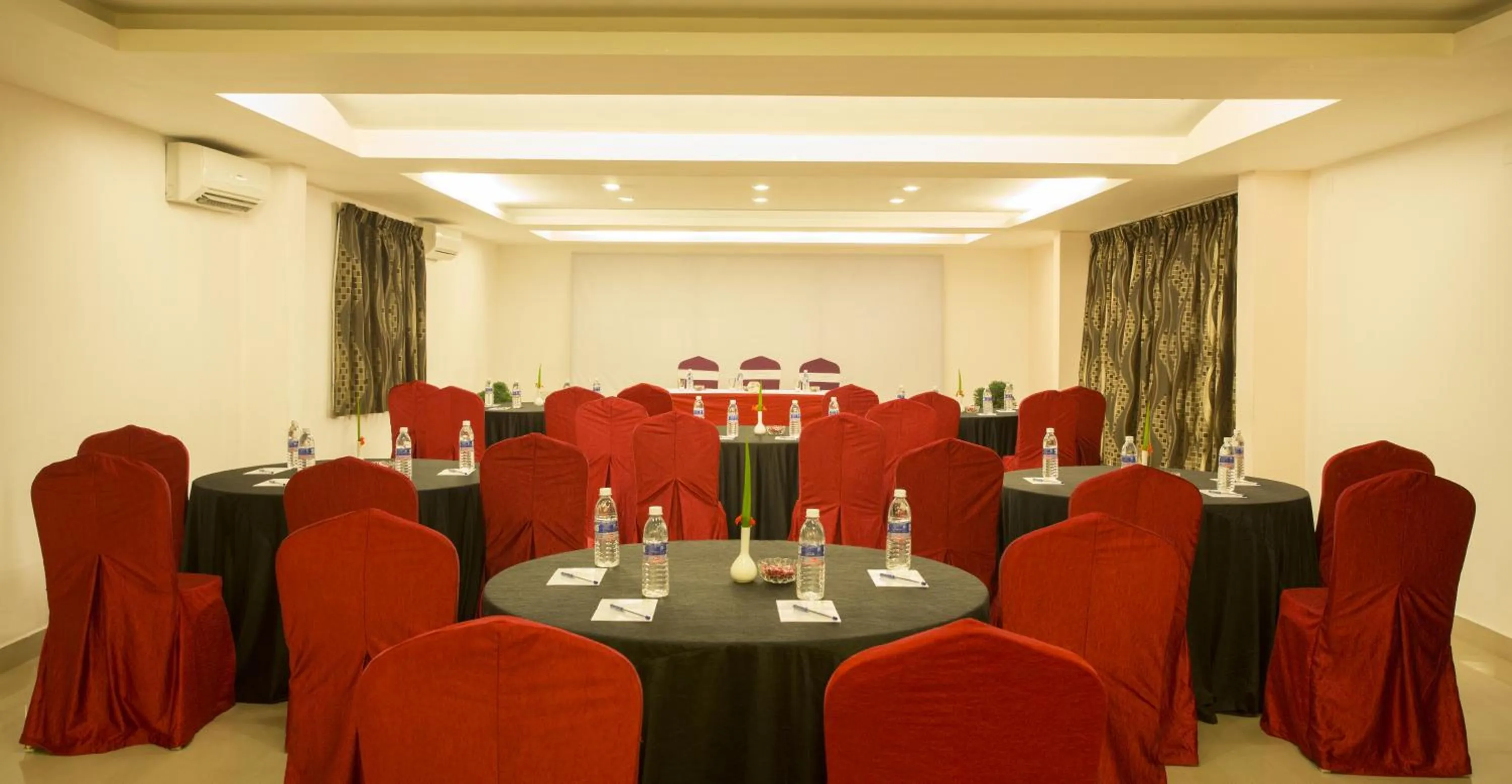 Banquet/Function facilities in Sterling Yelagiri