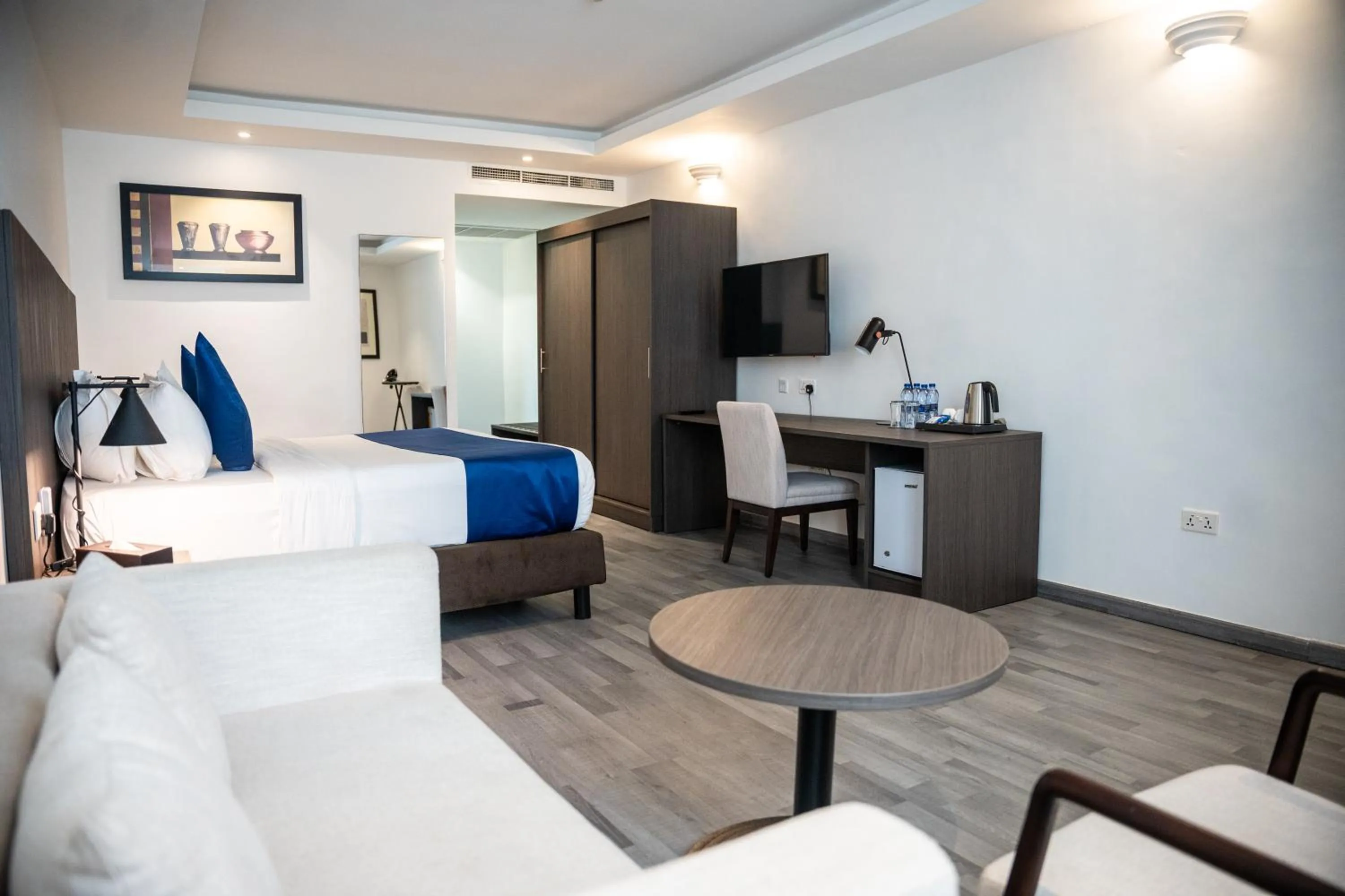 Photo of the whole room, Bed in Alisa Hotel North Ridge