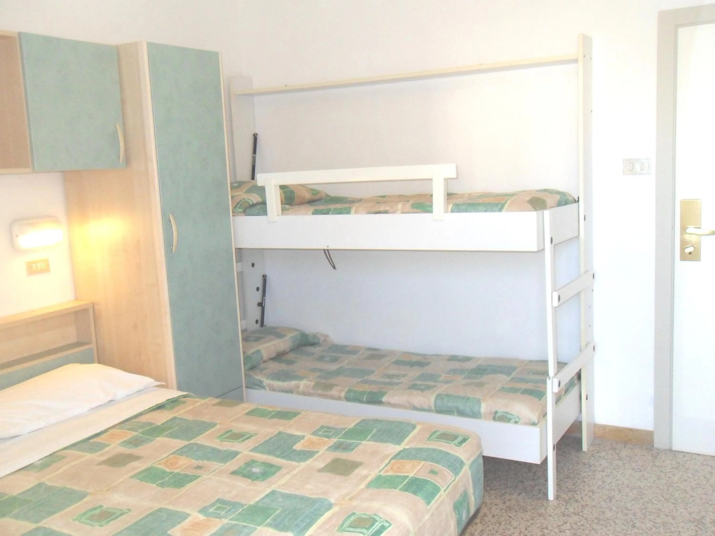 bunk bed, Bed in Hotel Aros