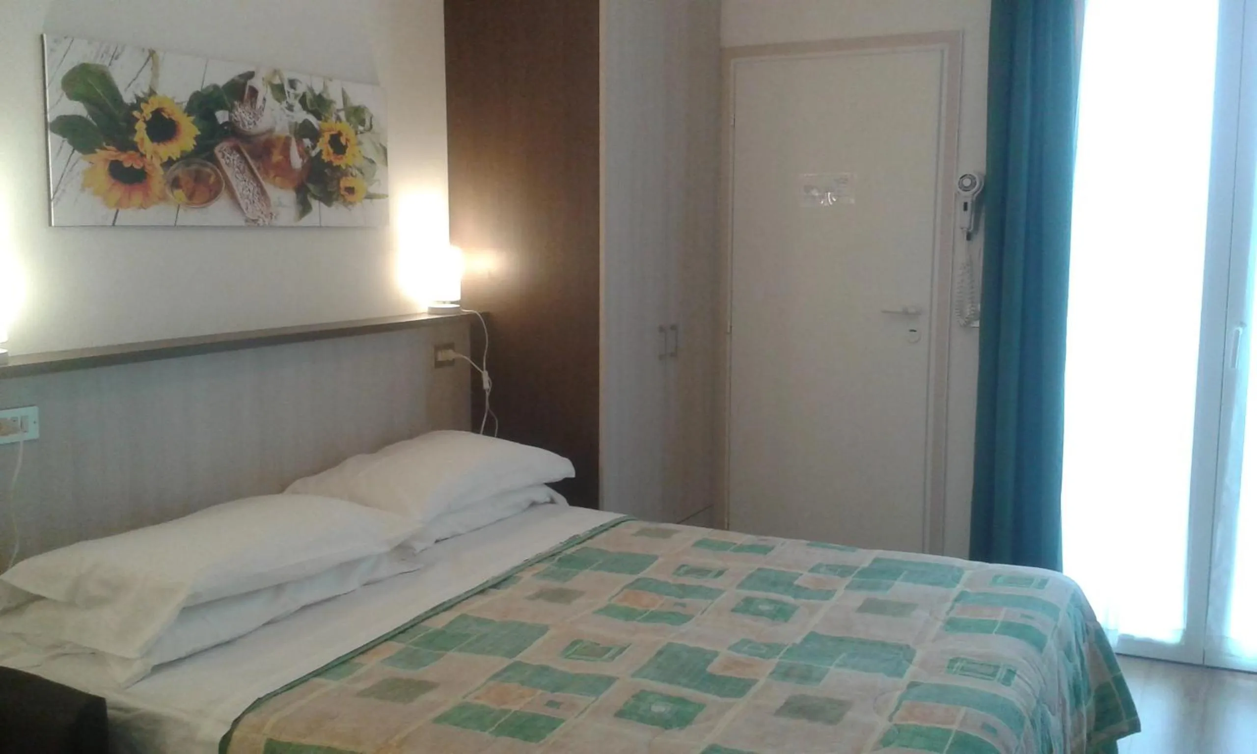 Photo of the whole room, Bed in Hotel Aros