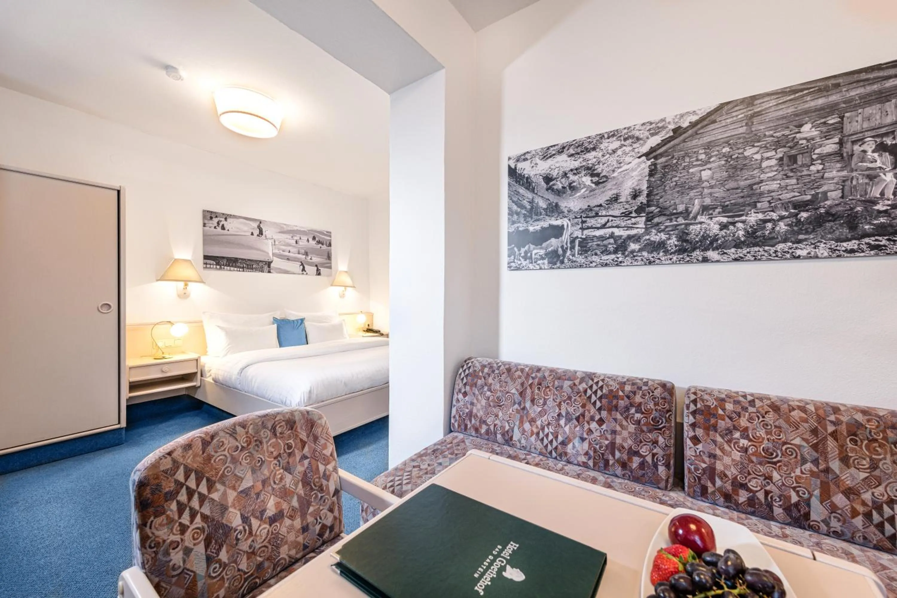 Seating area, Bed in Hotel Goethehof