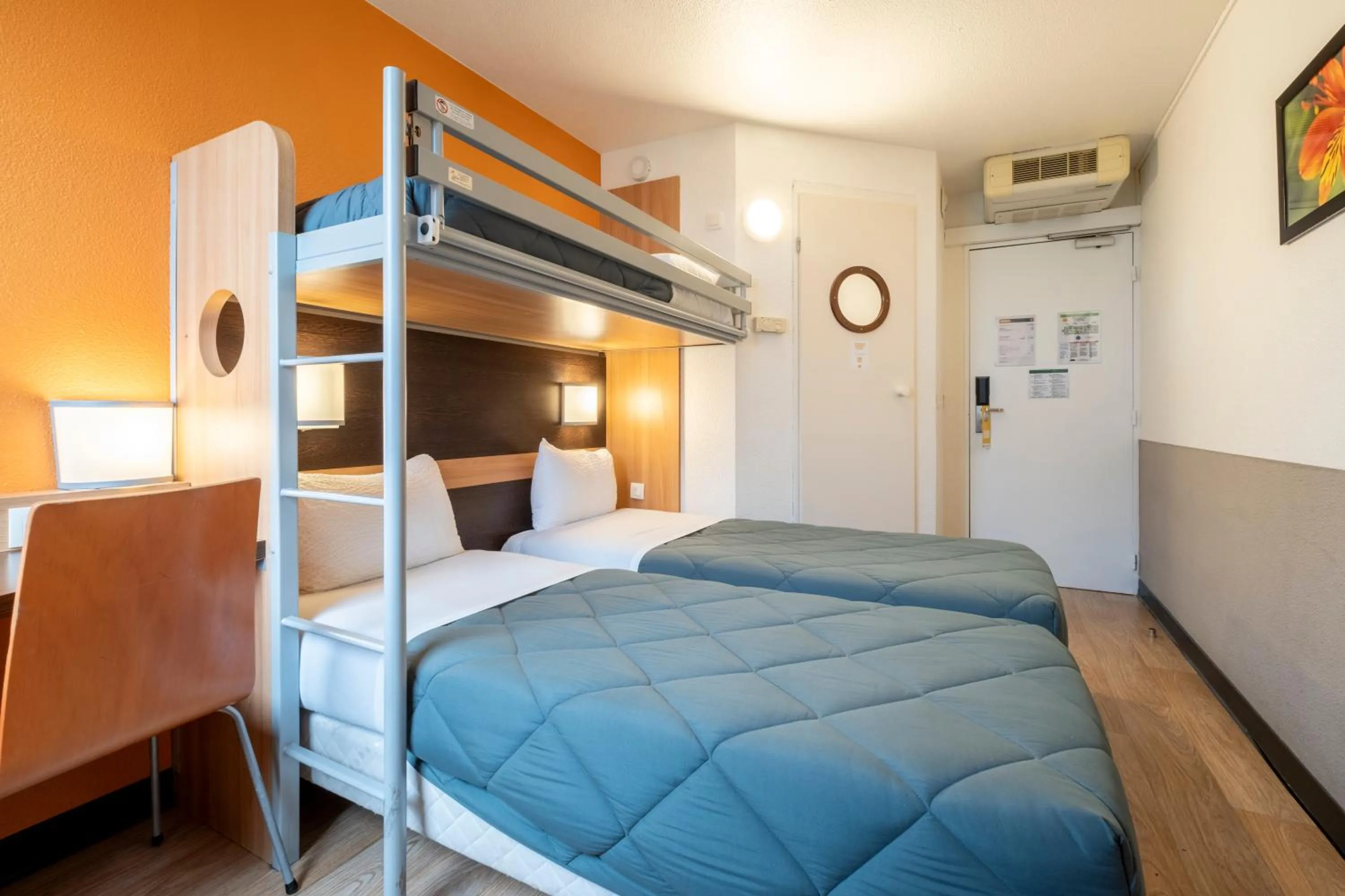 Bedroom, Bed in Premiere Classe Roissy Aéroport Charles De Gaulle