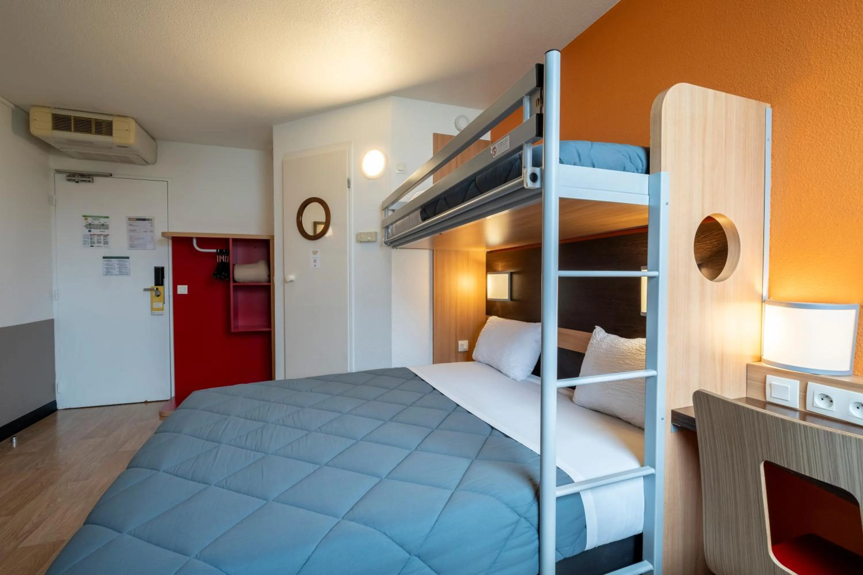 Bedroom, Bed in Premiere Classe Roissy Aéroport Charles De Gaulle