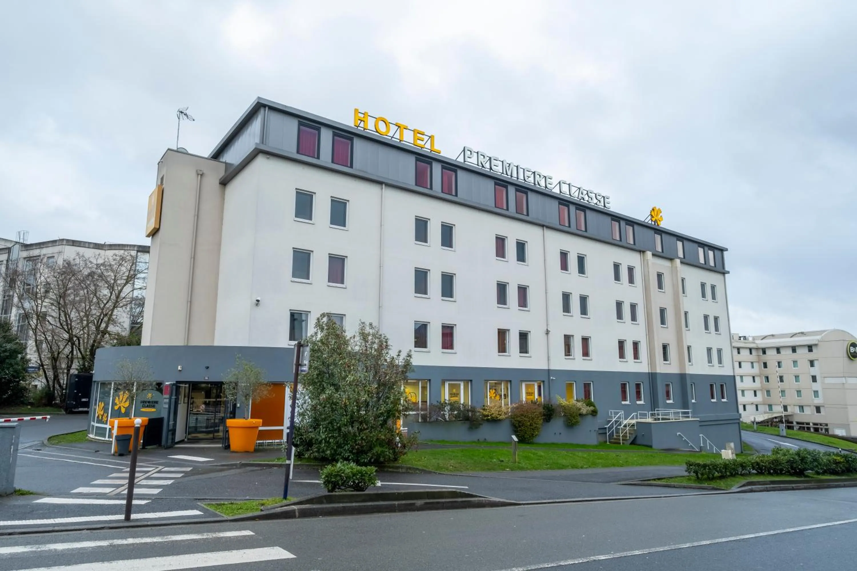 Property building in Premiere Classe Roissy Aéroport Charles De Gaulle