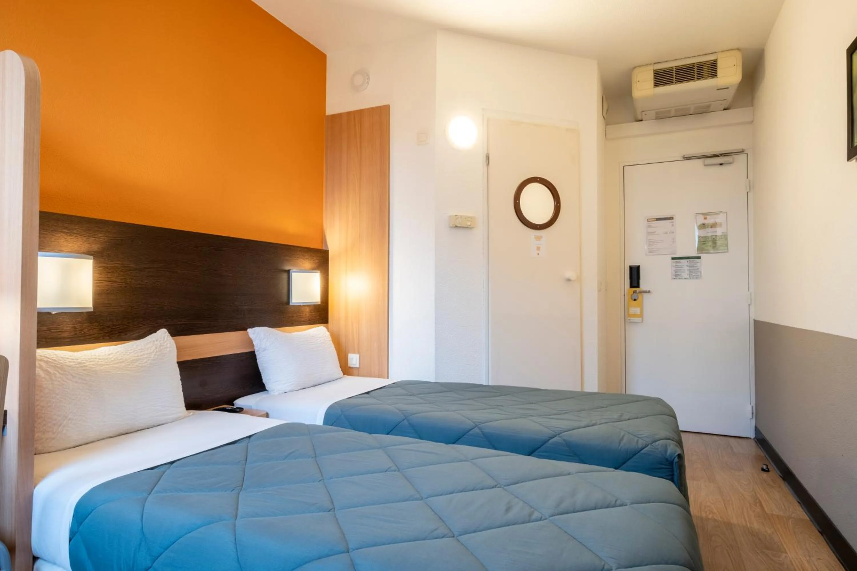 Bedroom, Bed in Premiere Classe Roissy Aéroport Charles De Gaulle