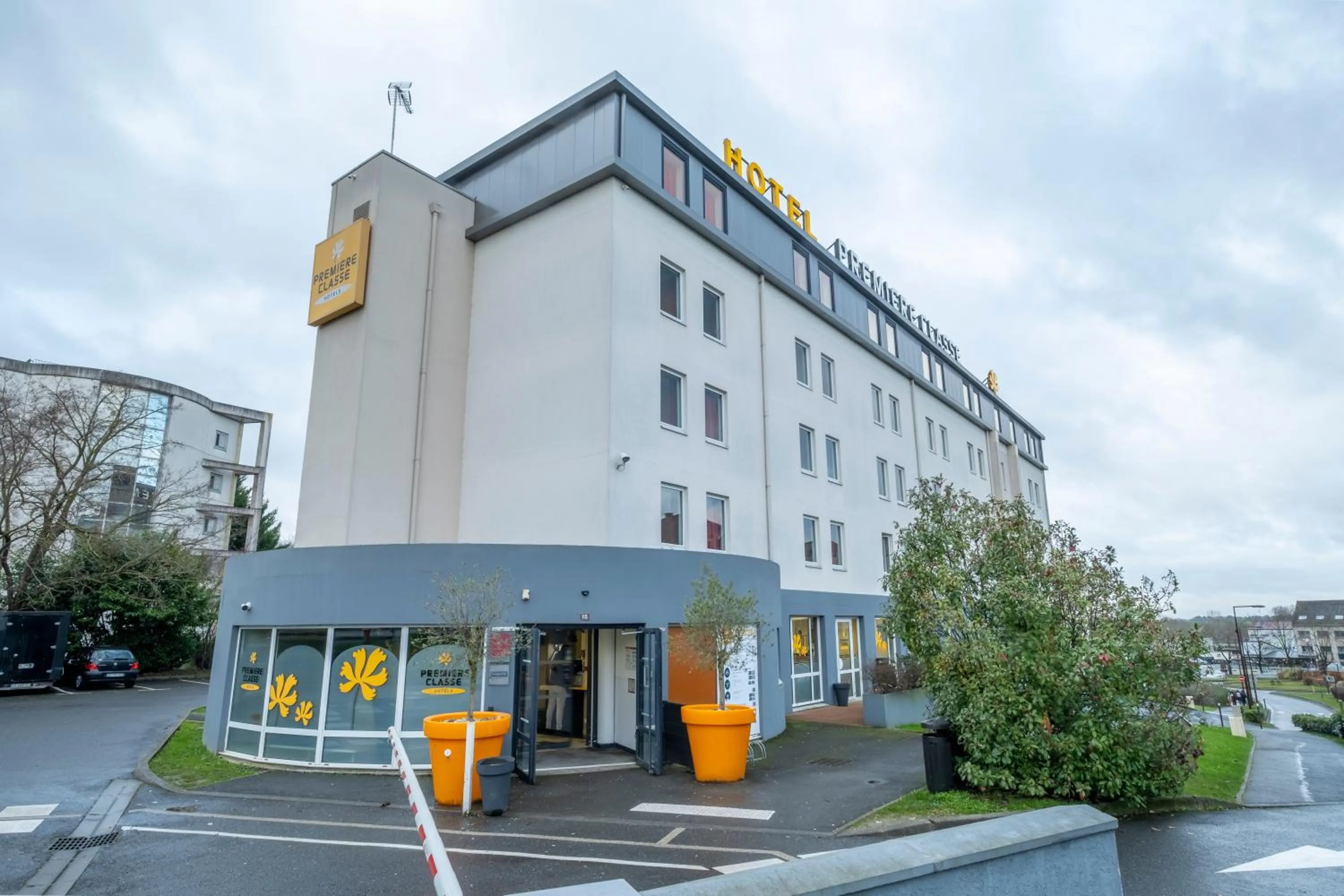 Property building in Premiere Classe Roissy Aéroport Charles De Gaulle