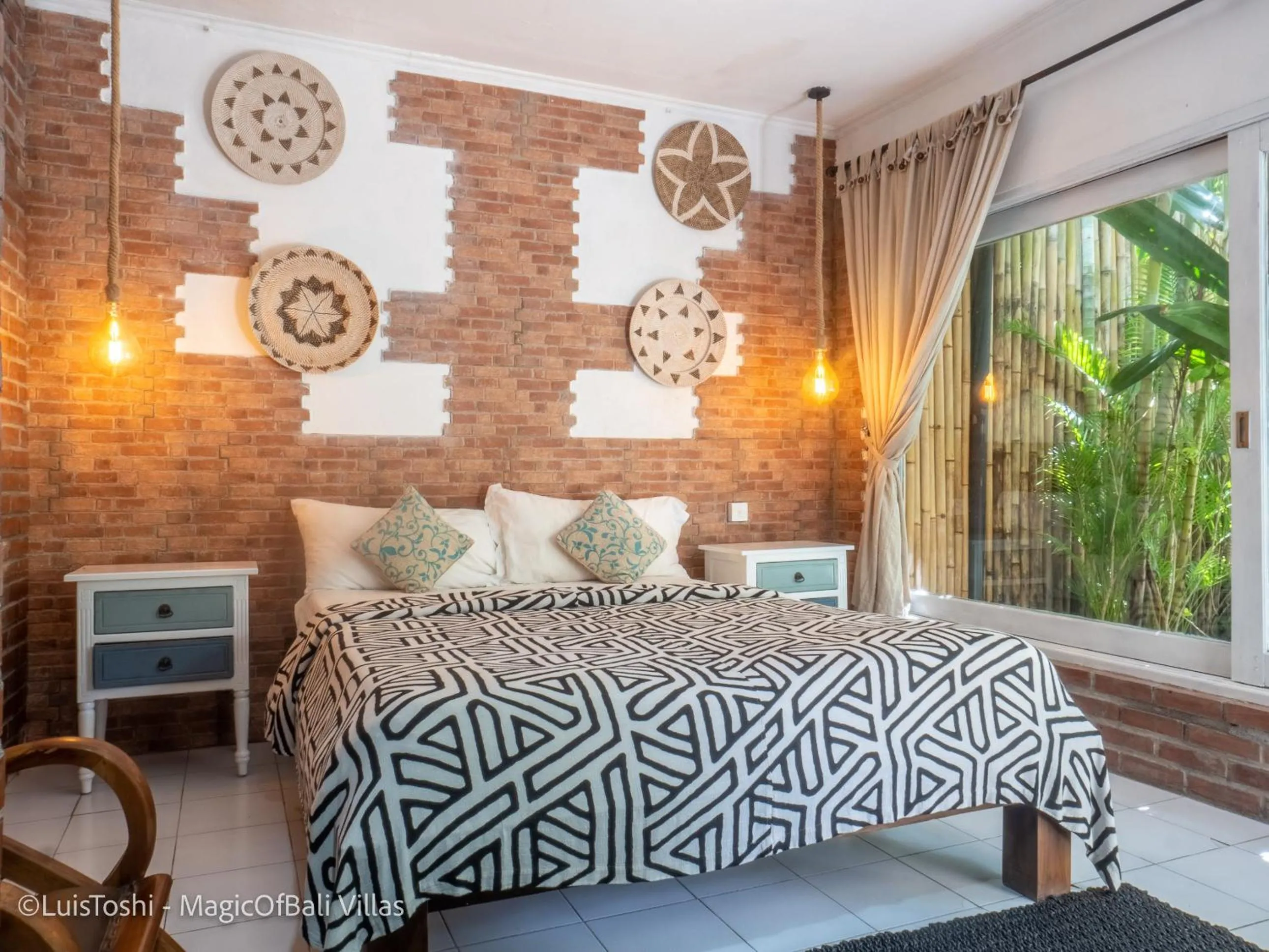 Bed in Ocean Luxury Villas - Private Pool Seminayk