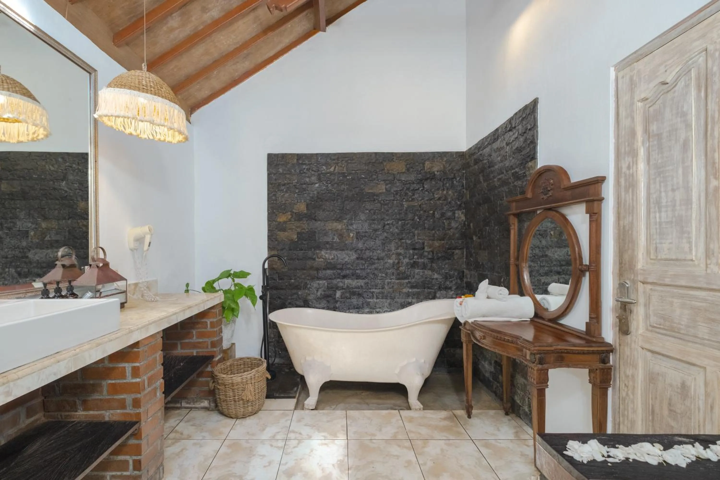 Bathroom in Ocean Luxury Villas - Private Pool Seminayk