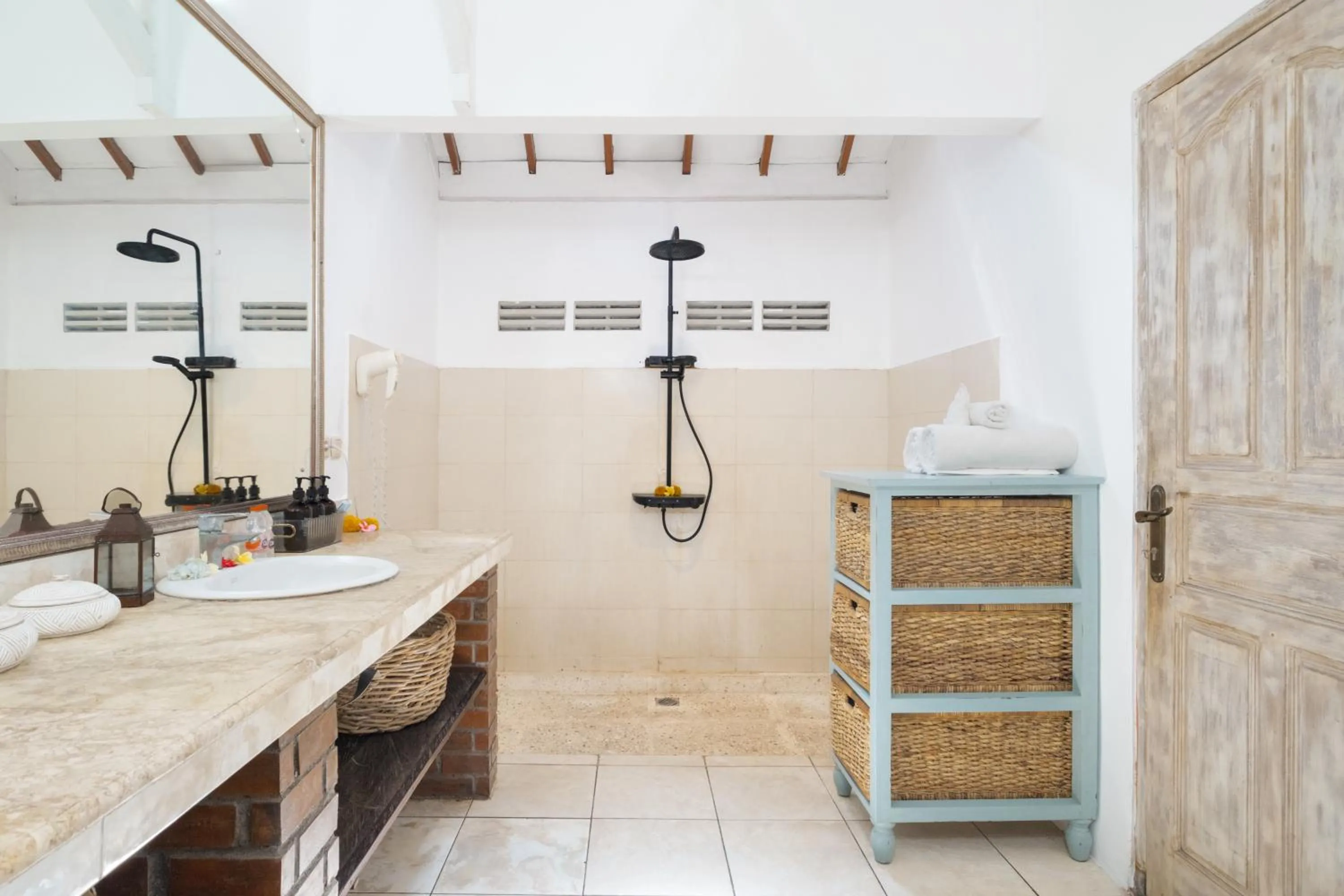 Bathroom in Ocean Luxury Villas - Private Pool Seminayk