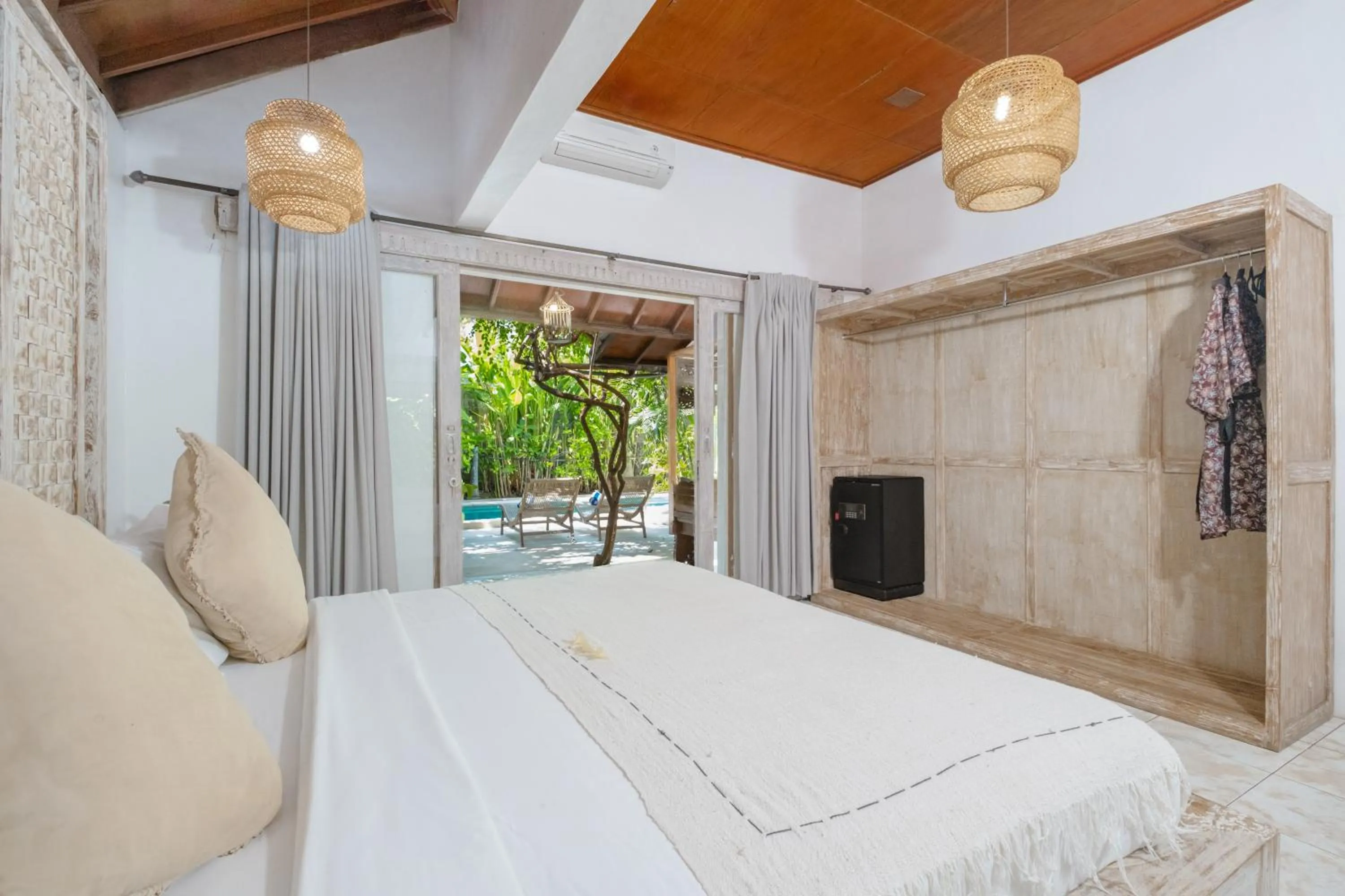 Bedroom, Bed in Ocean Luxury Villas - Private Pool Seminayk